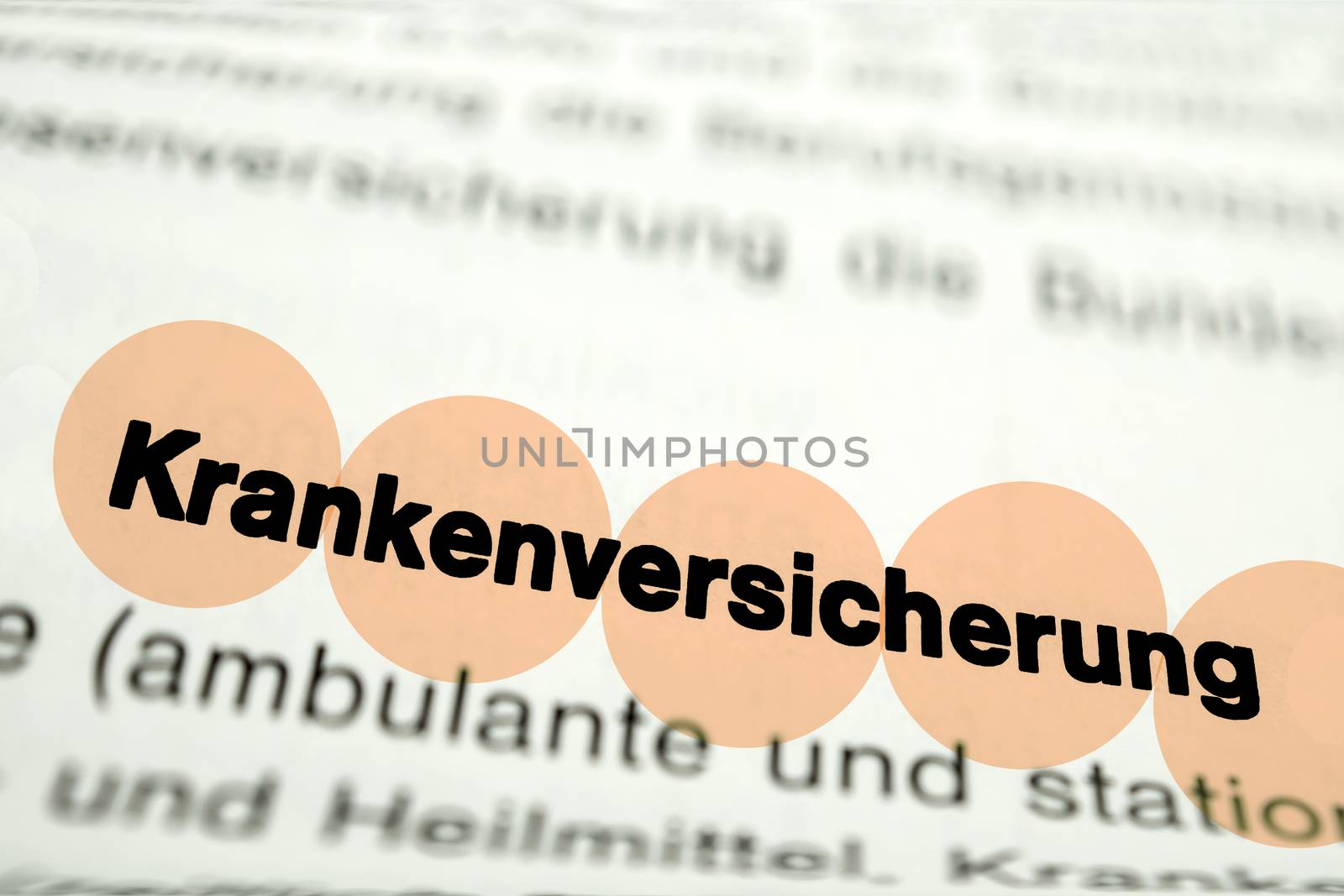 Text auf Seite "Krankenversicherung" mit markierung horizontale Nahaufnahme