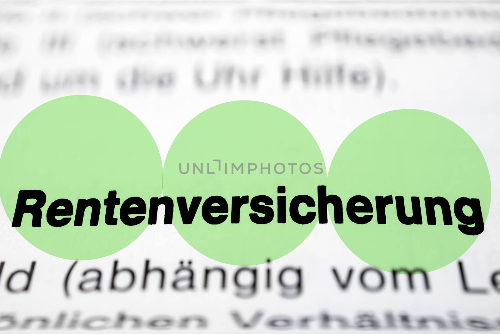 Text auf Seite "Rentenversichrung" mit markierung horizontale Nahaufnahme