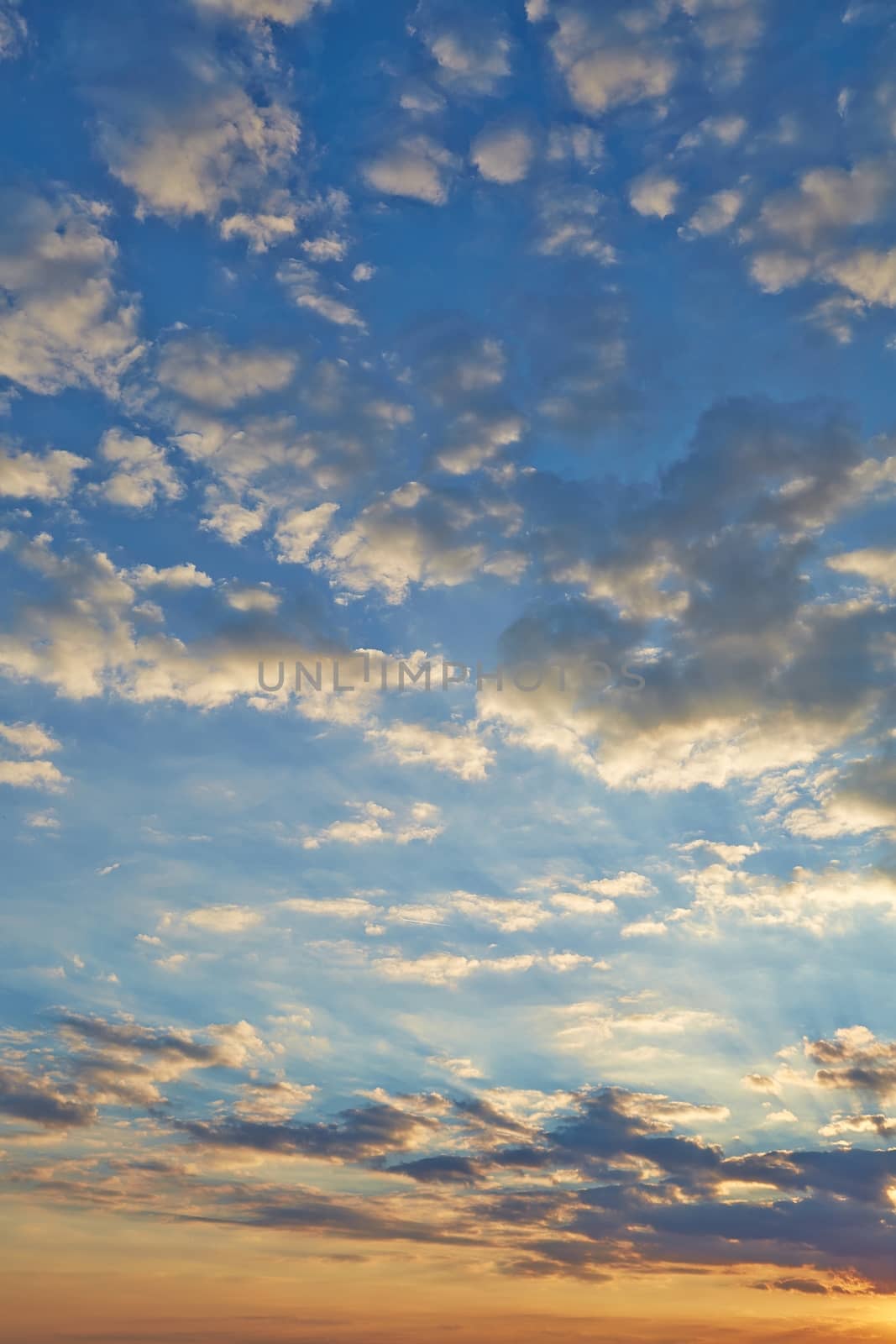 Clouds in th blue sky