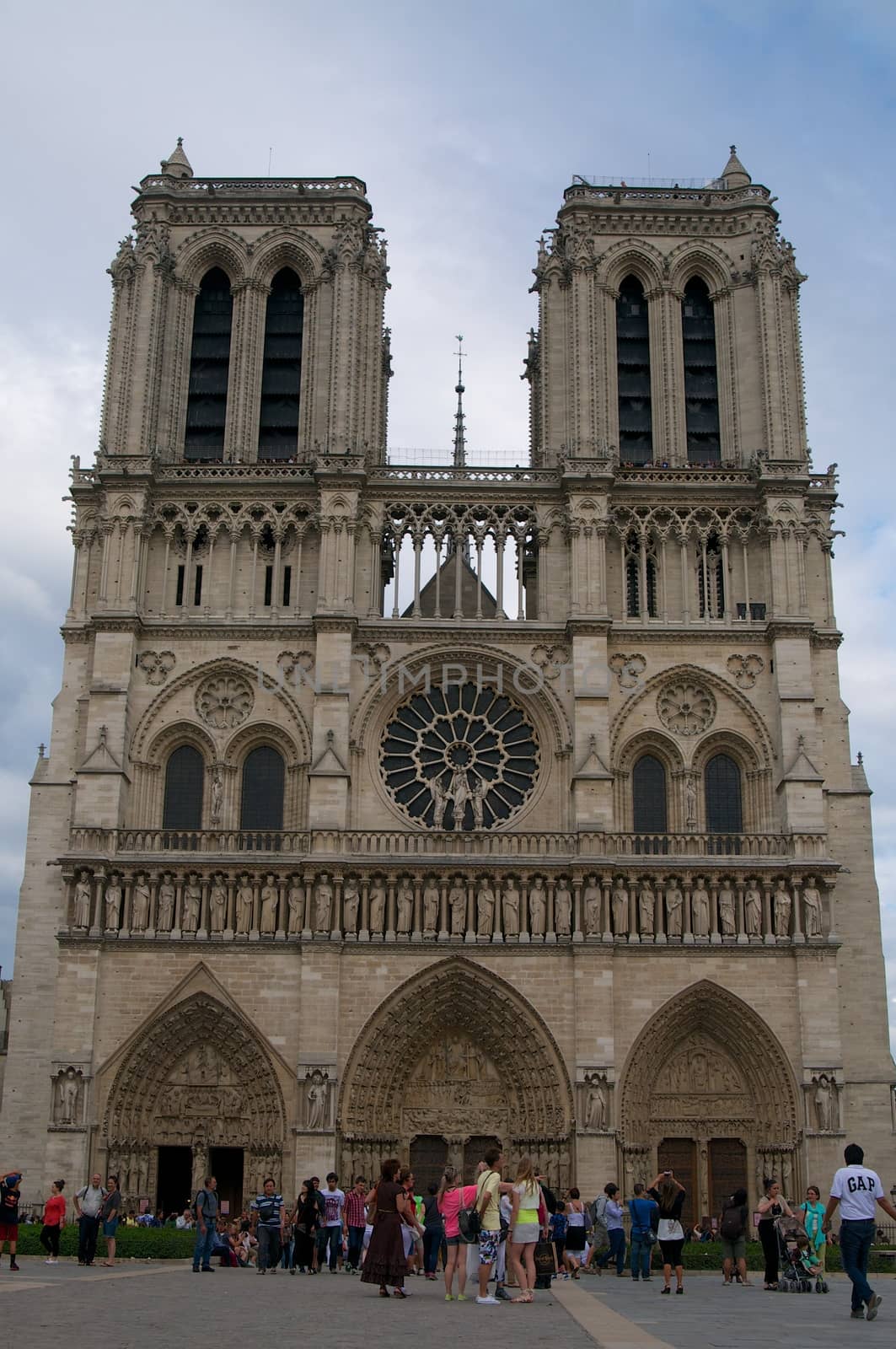 Notre Dame by dyvan