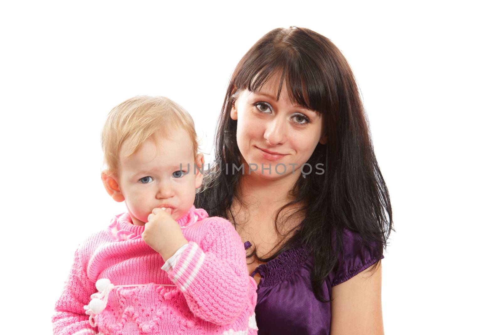 An brunnete woman with her blond child