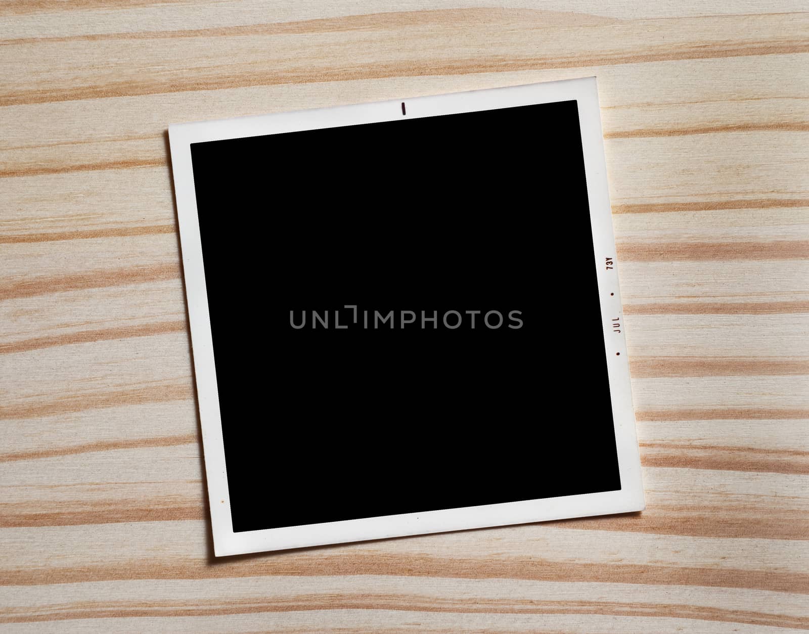  Vintage blank photograph frame with copy space. 