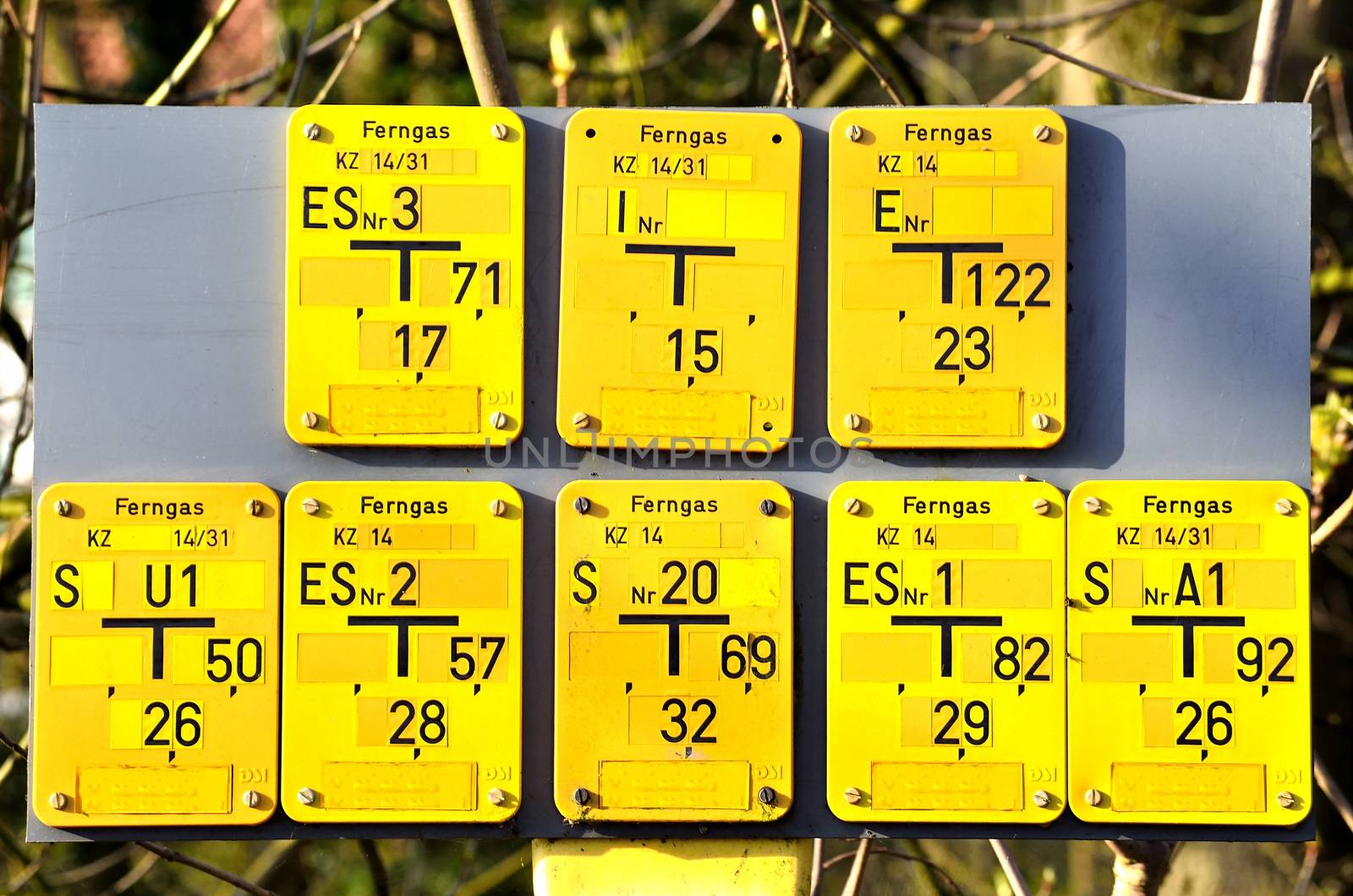 These are signs that point to the exact location of underground pipes, valves or ports.