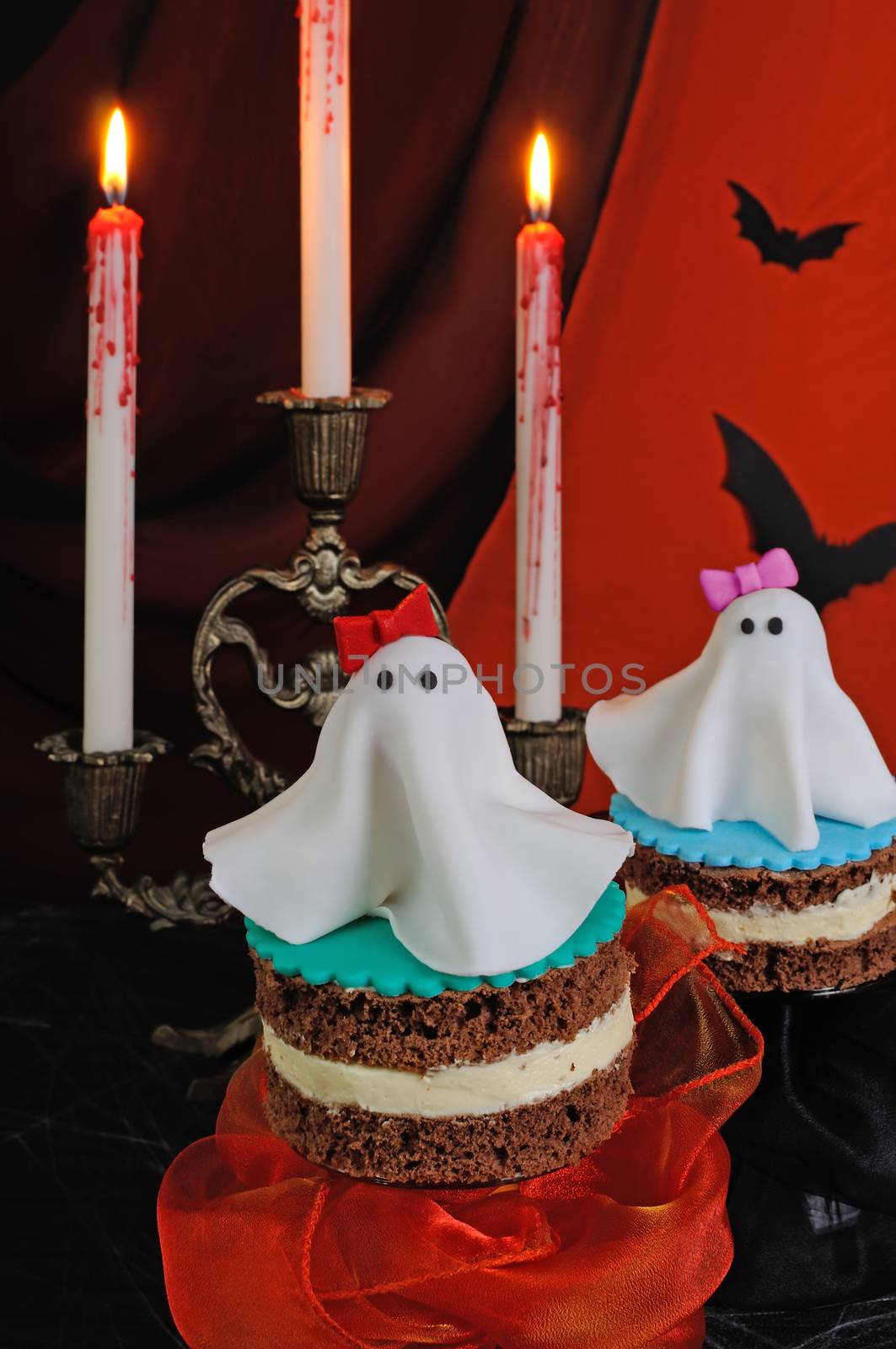 Marzipan ghost on Sponge cake with cream