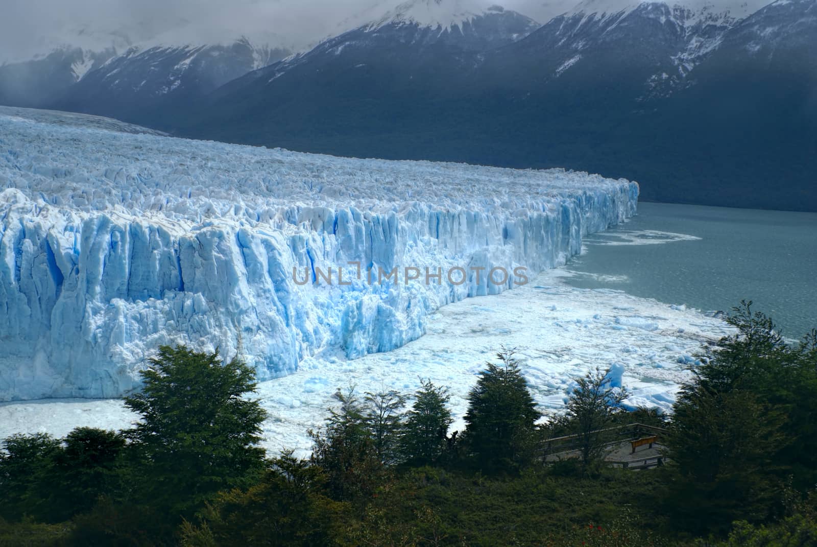 Perito Moreno by MichalKnitl
