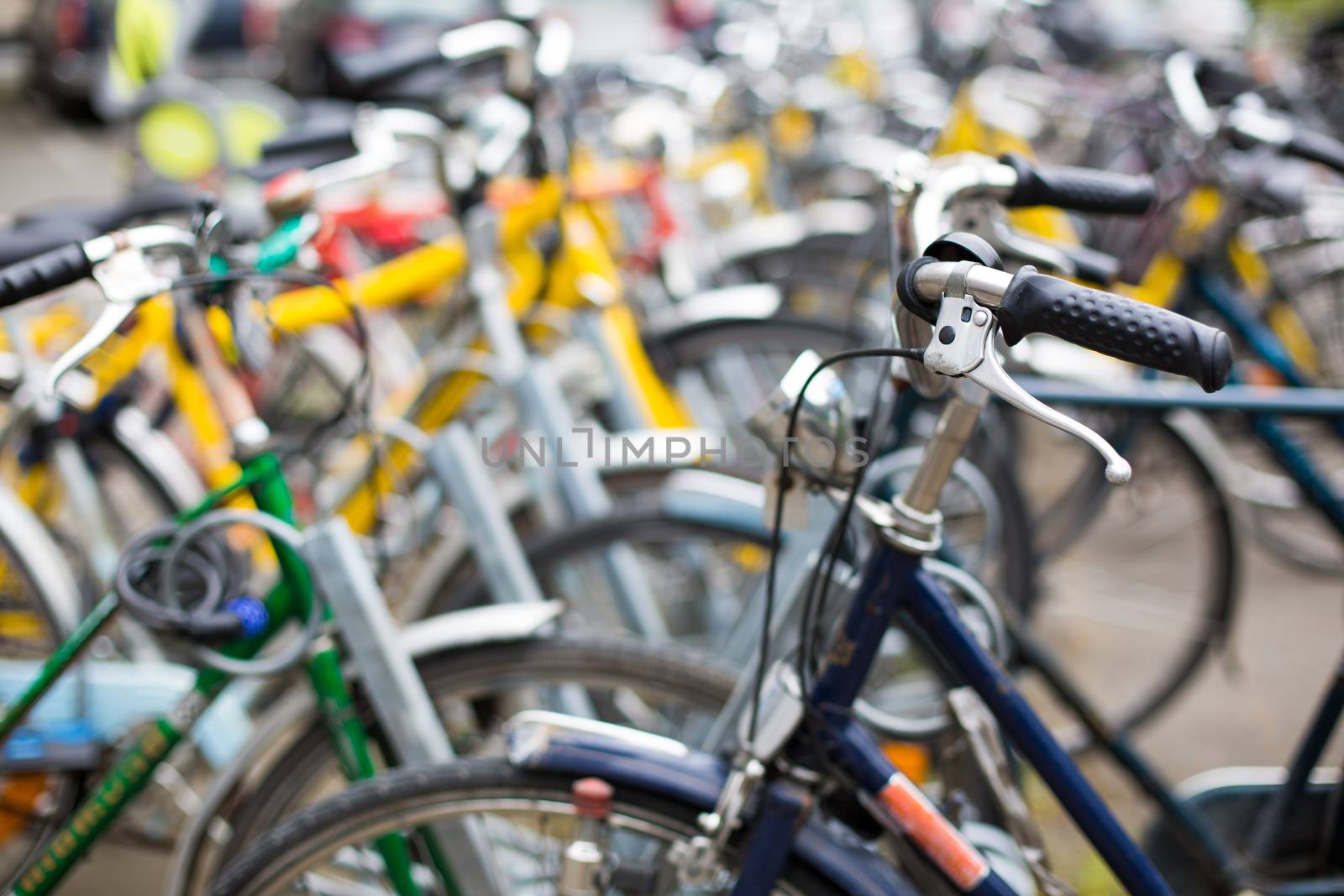 Bike rental service/Many bikes in a city context by viktor_cap