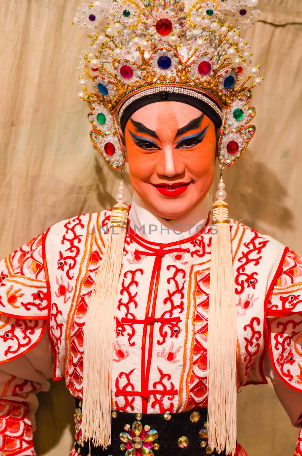 BANGKOK - OCTOBER 22: Unidentified Chinese opera actress at Theaters of Thailand's ethnic Chinese in Chinatown on October 27, 2014 in Bangkok, Thailand.