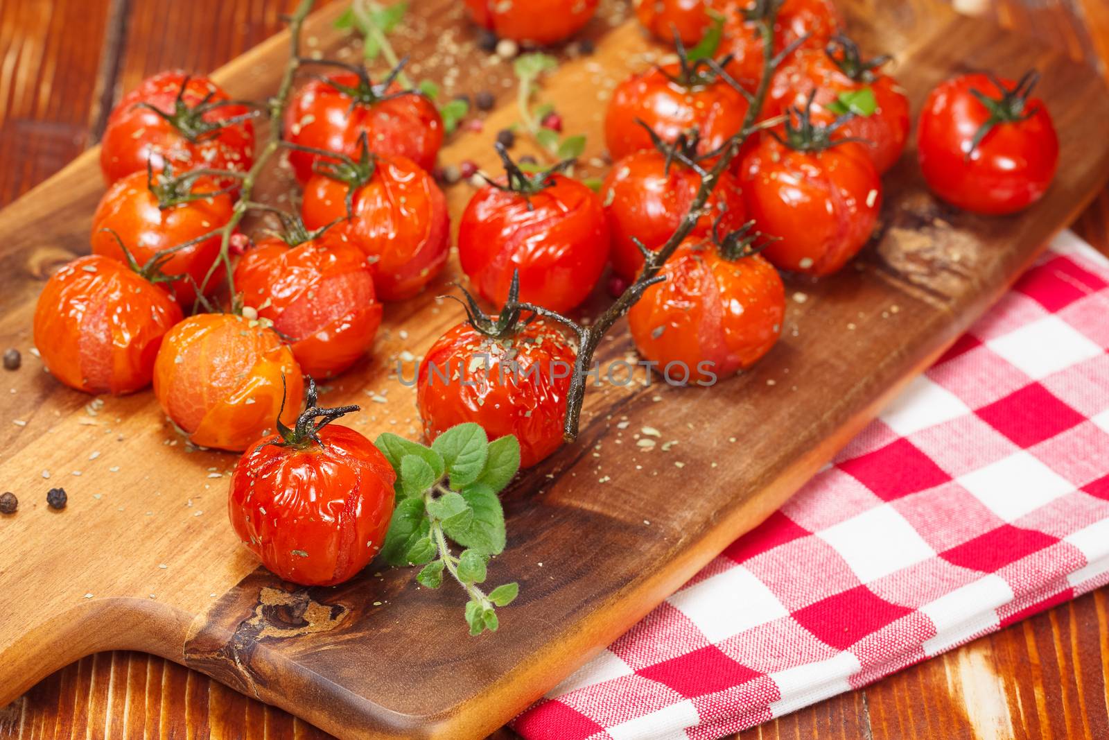 Roasted Tomatoes by Slast20