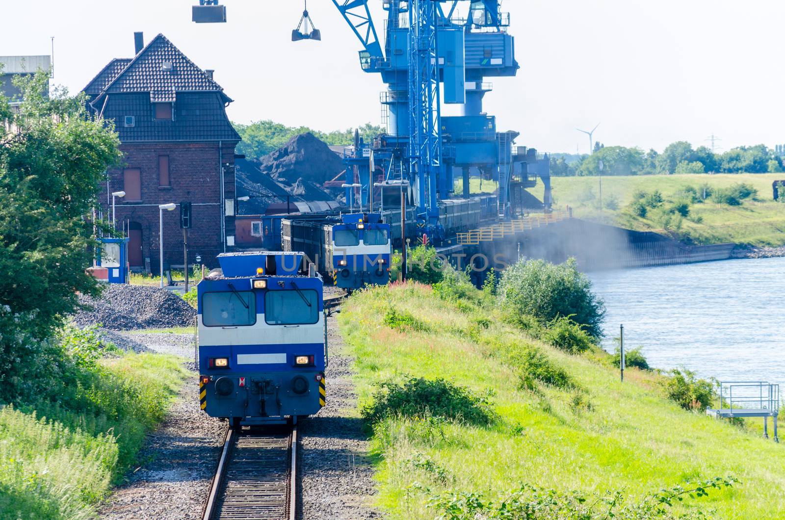 Loading port Orsoy am Rhein by JFsPic