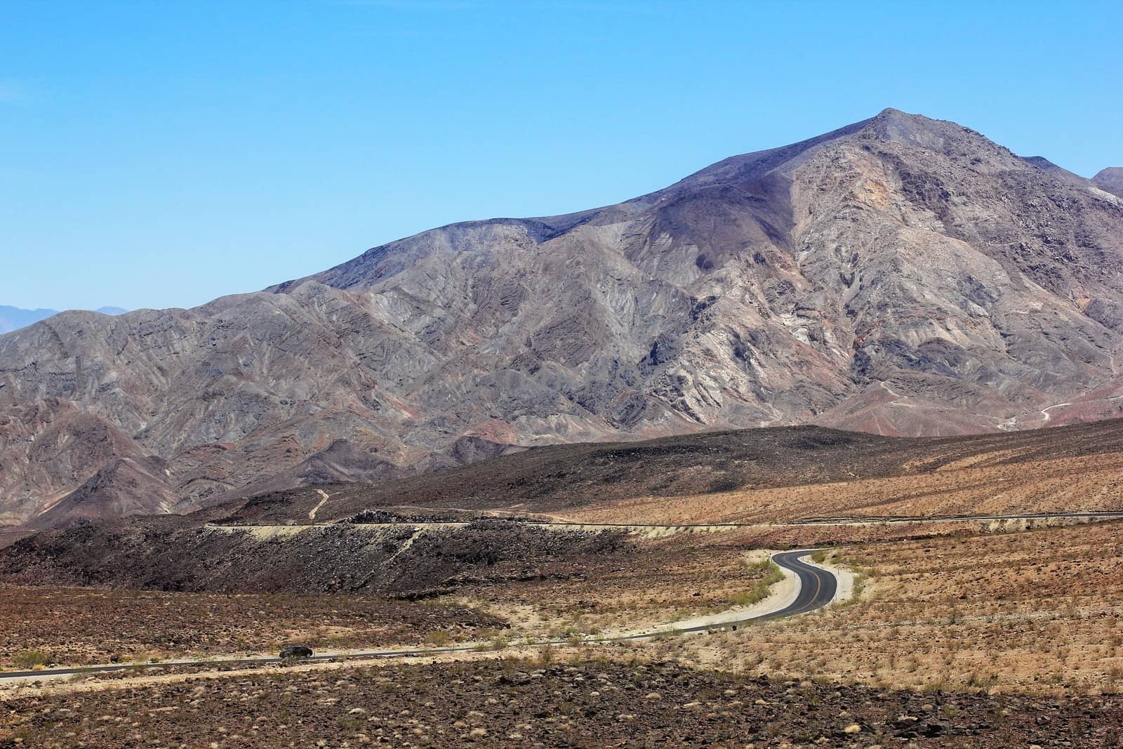 Road in Death valley national park.