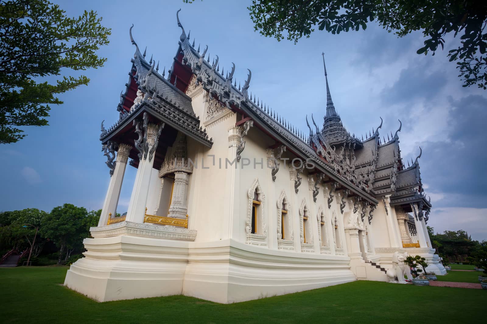 Temple of Thailand by witthaya