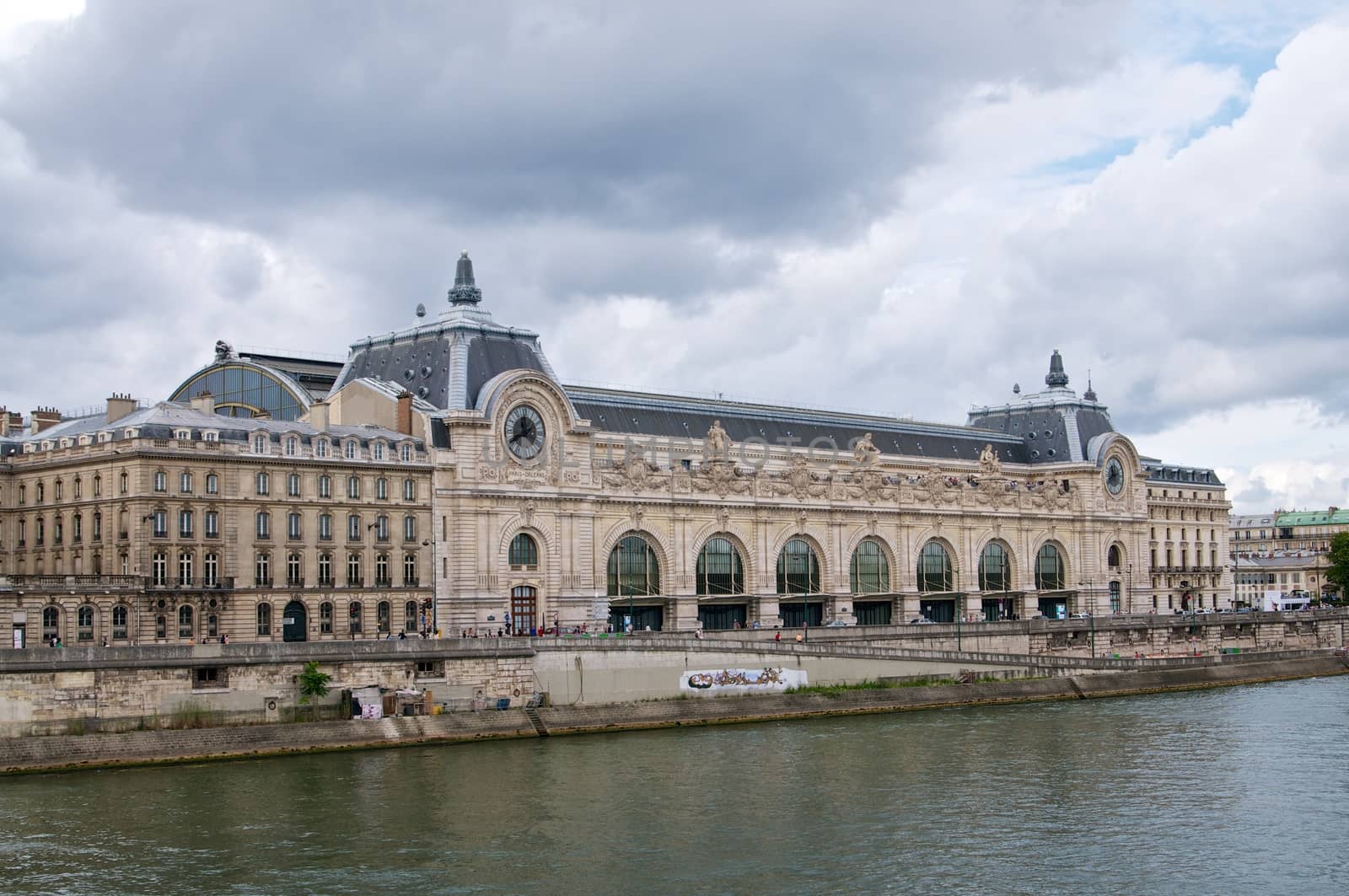 Museum d'Orsay river view by dyvan