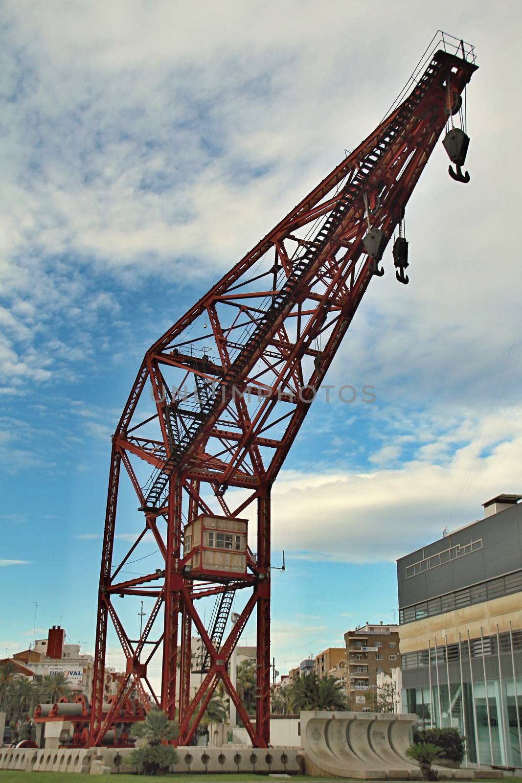 Photo of City Seaport Crane made in the late Summer time in Spain, 2013