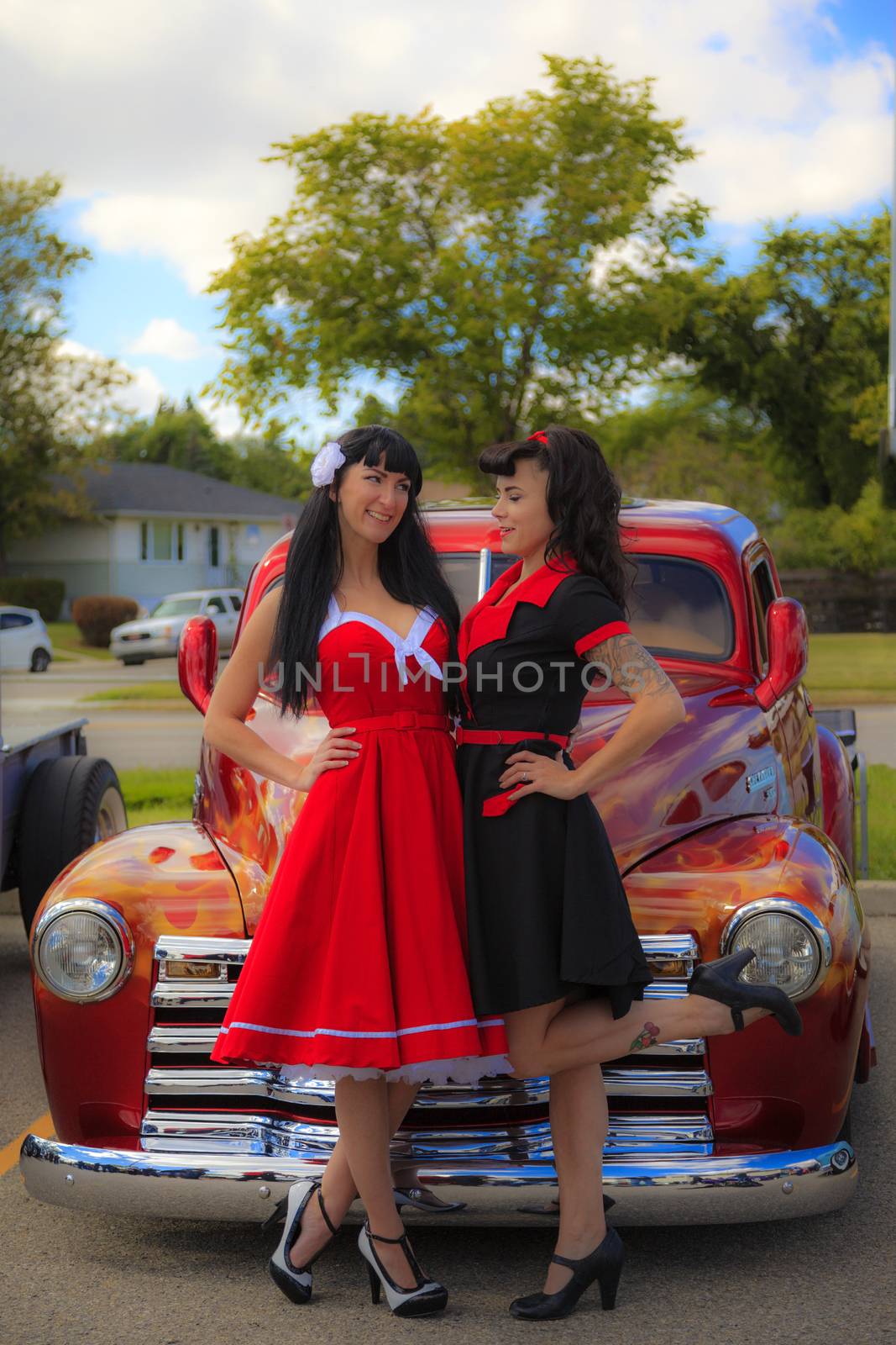 Pin Up Girls with Great Cars by Imagecom