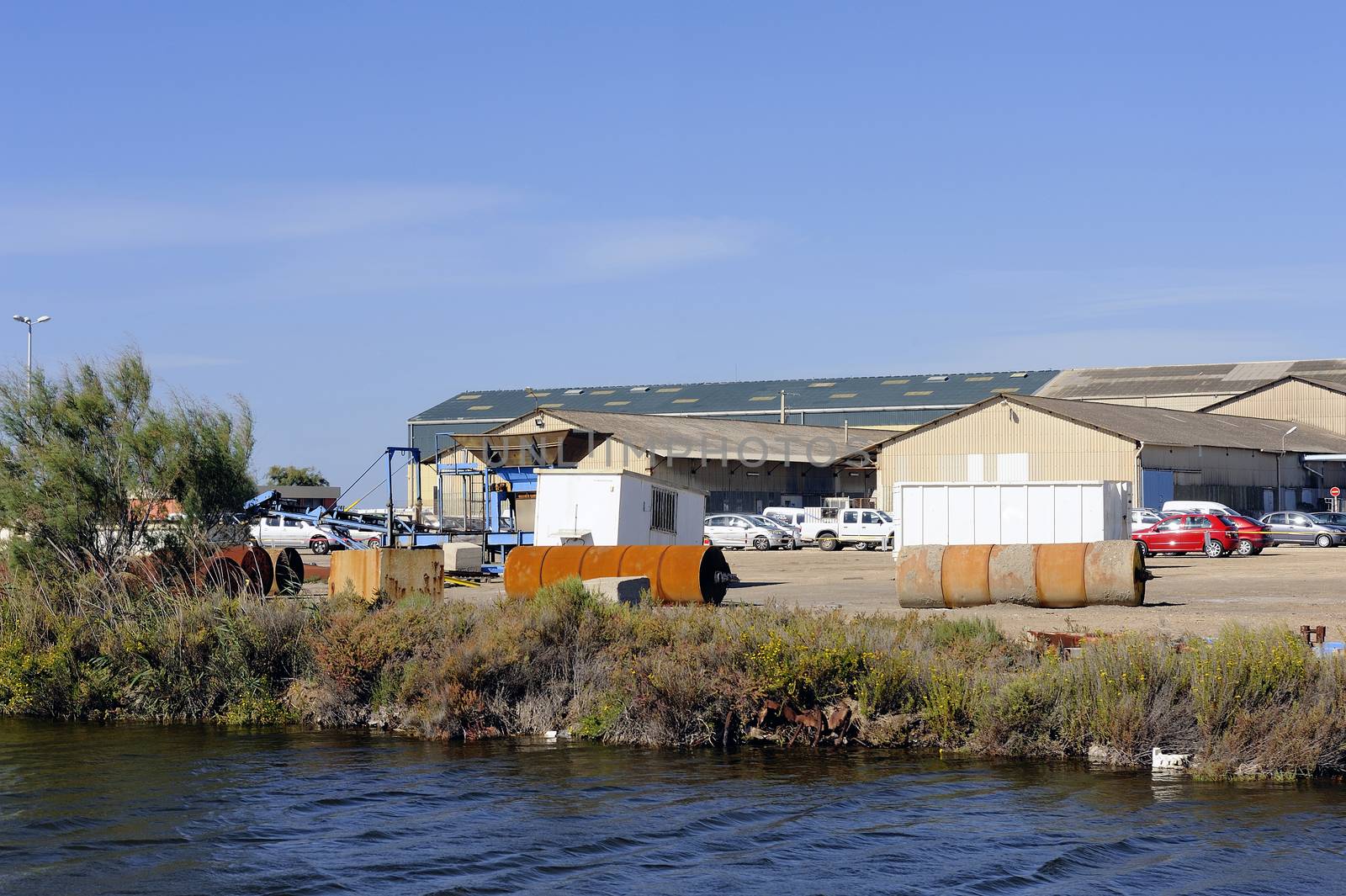 Warehouses and maintenance workshops machinery company saline Aigues-Mortes.