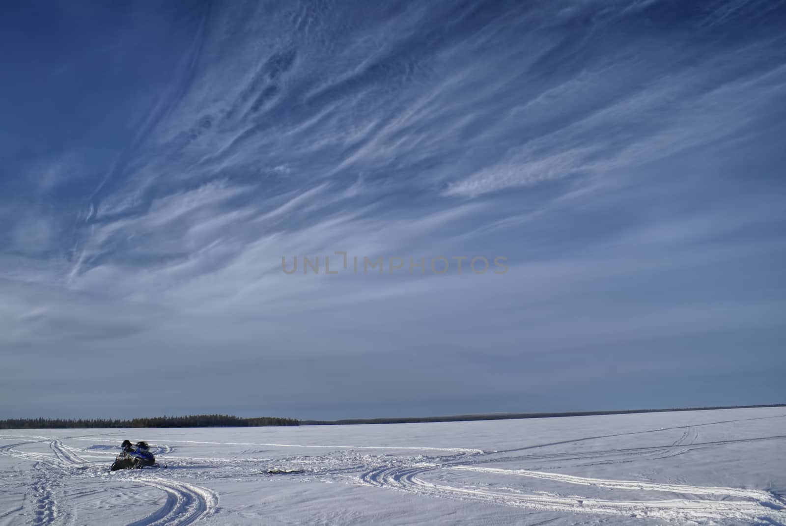 Snowy plain by MichalKnitl