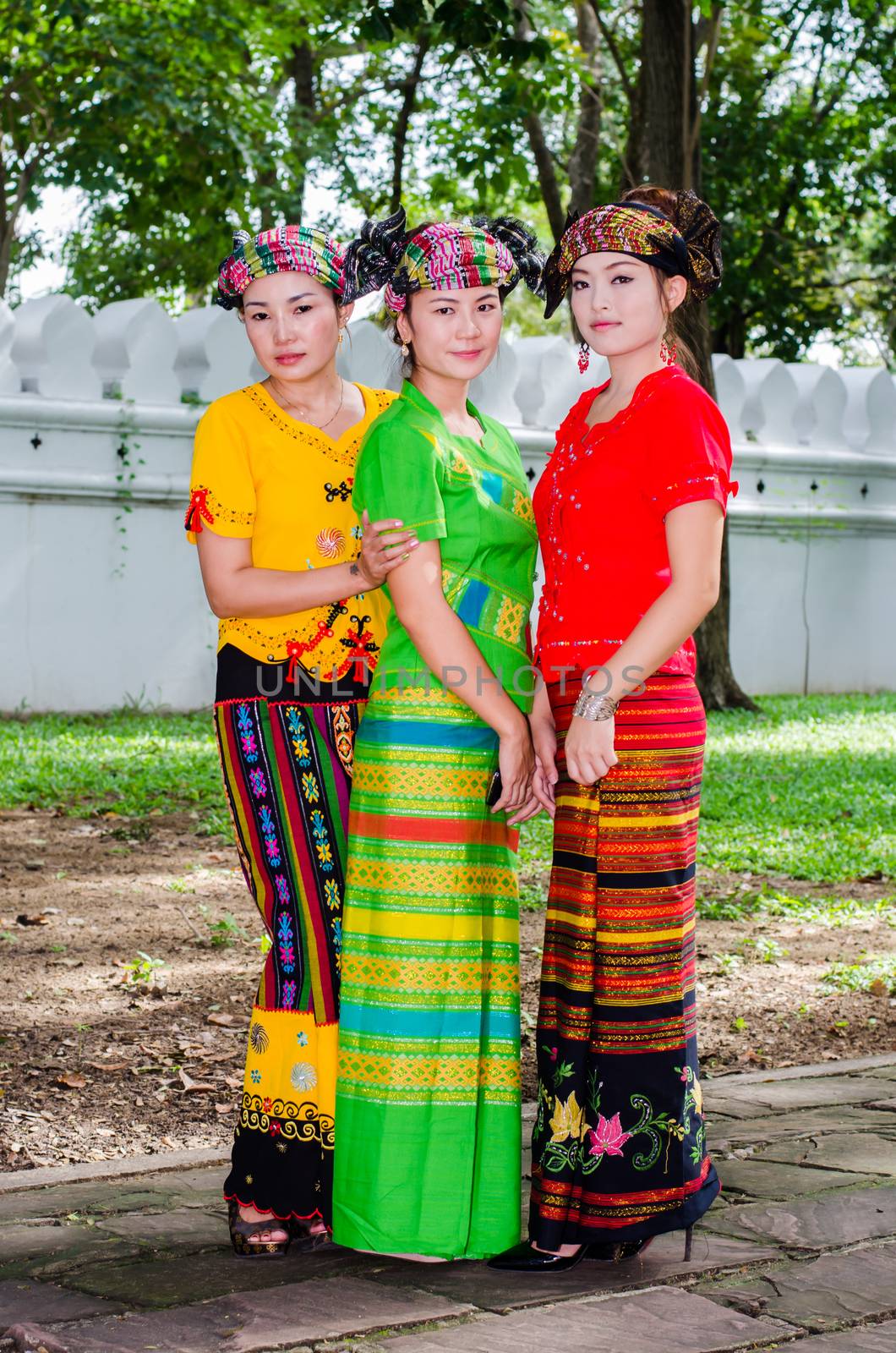 BANGKOK -THAILAND NOVEMBER 2: Unidentified Tai Yai (ethnic group living in parts of Myanmar and Thailand) in Tribal dress for photograph at on November 2, 2014 in Bangkok,Thailand.