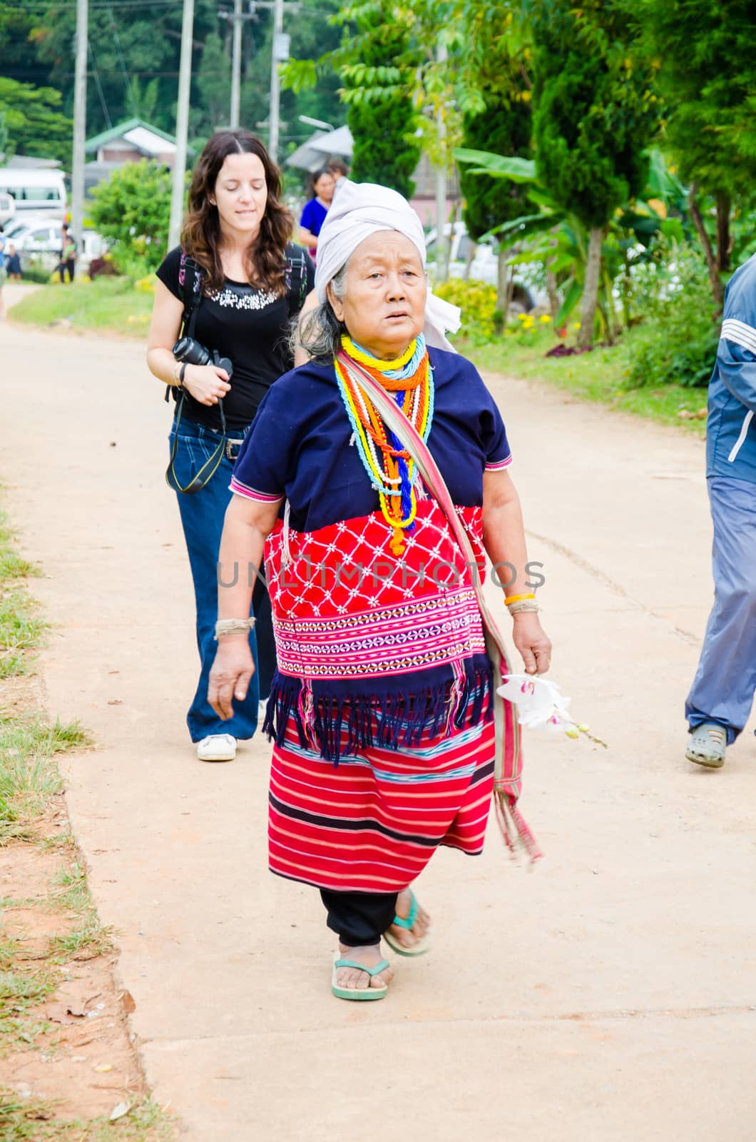 CHIANG MAI -THAILAND OCTOBER 18: Unidentified Pa-Ka-Geh-Yor (Karen Sgaw) in Tribal dress for photograph at Doi Inthanon on October 18, 2014 in Chiang Mai,Thailand. Ethnic group spread north of Thailand.