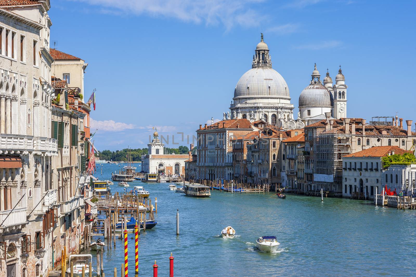 Canal Grande with Basilica di Santa Maria della Salute in the background, Venice, Italy 