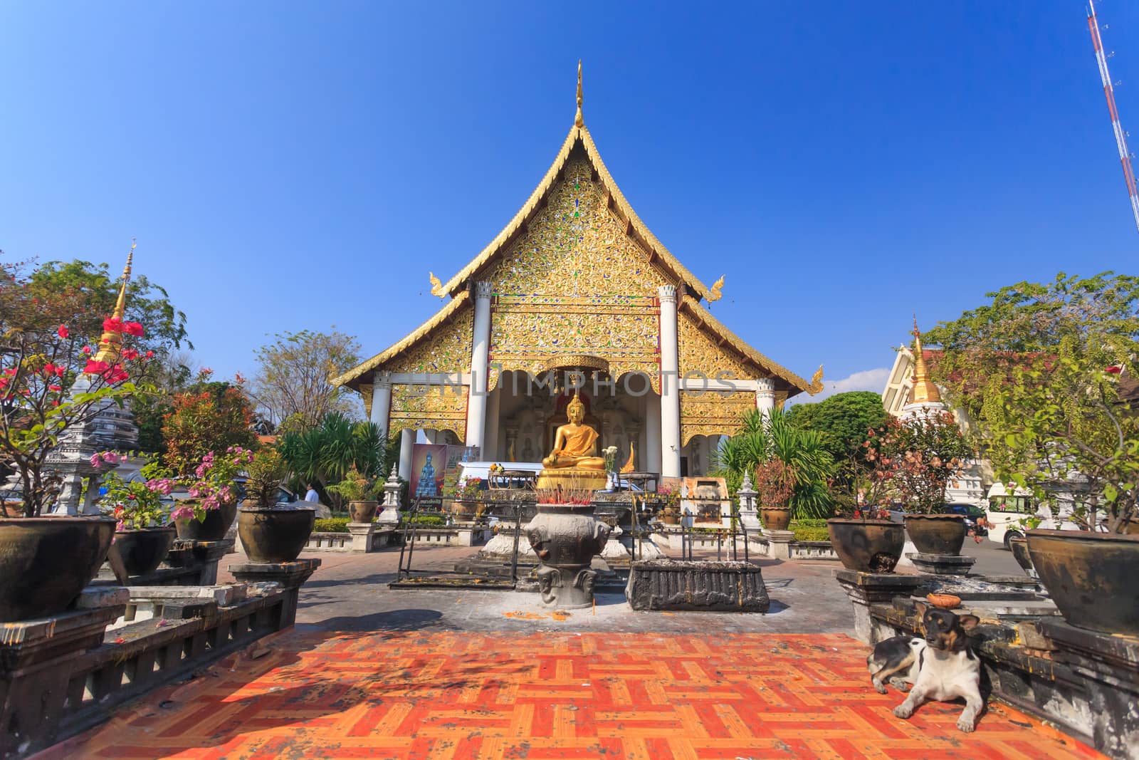 thai temple by worachatsodsri