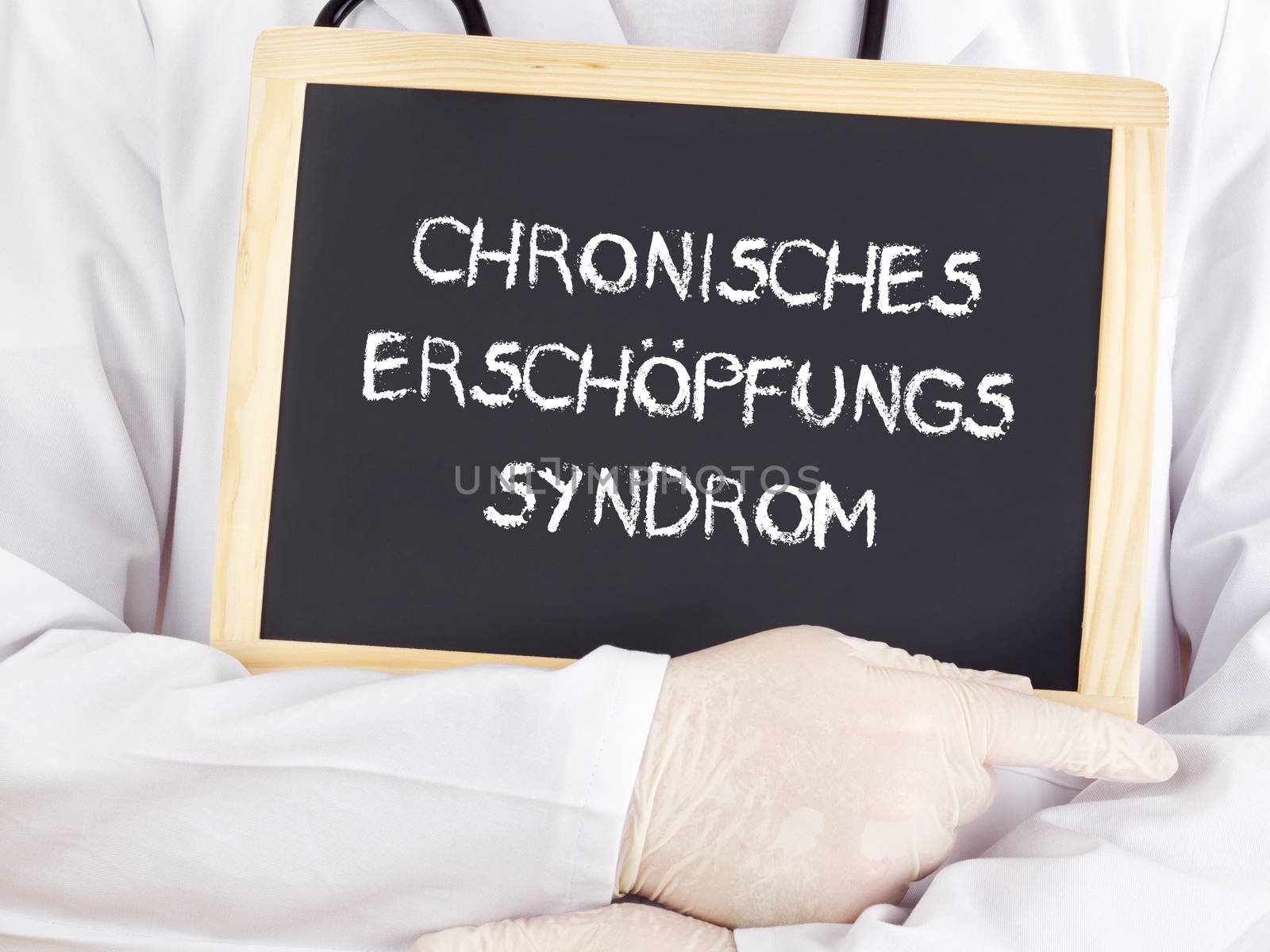 Doctor shows information: chronic fatigue syndrome in german
