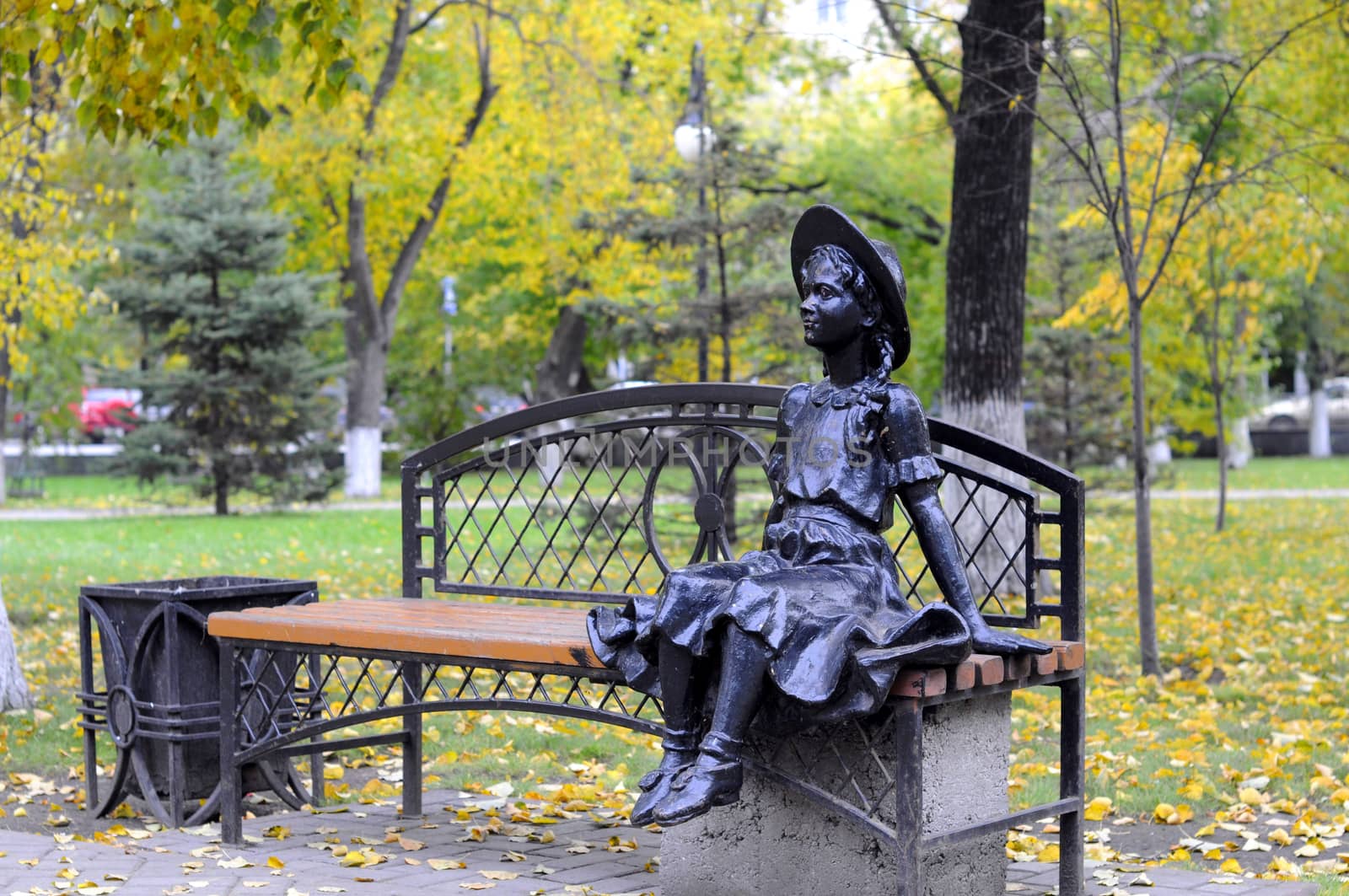 The girl's sculpture on a bench in Aleksandrovsk to a garden, Ty by veronka72