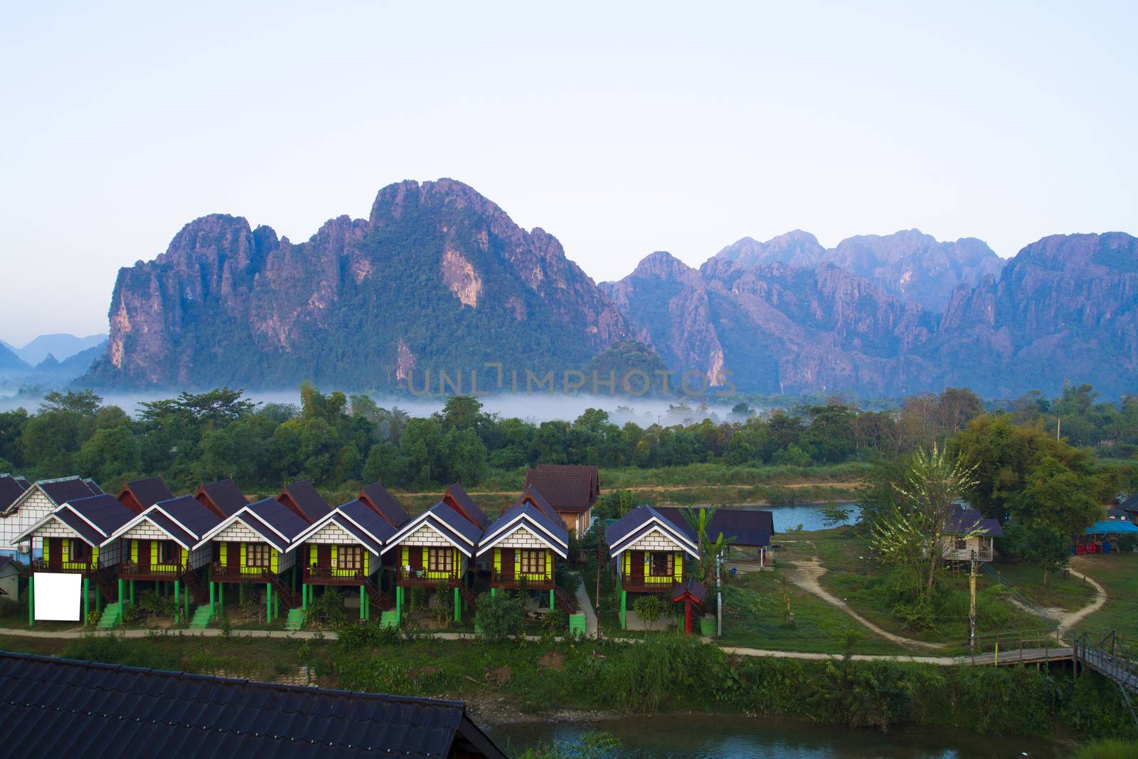 Vang Vieng by jee1999
