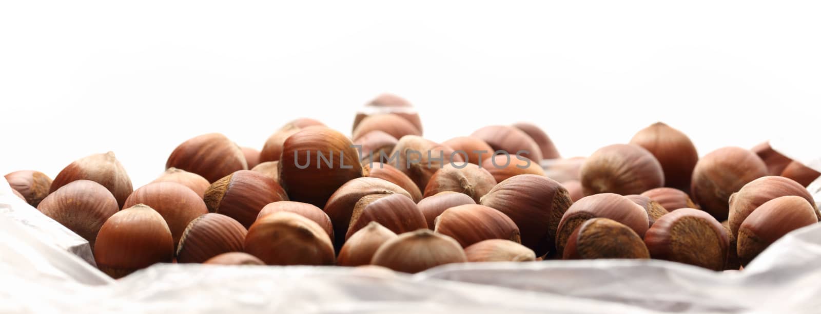 Fresh hazelnuts by Garsya
