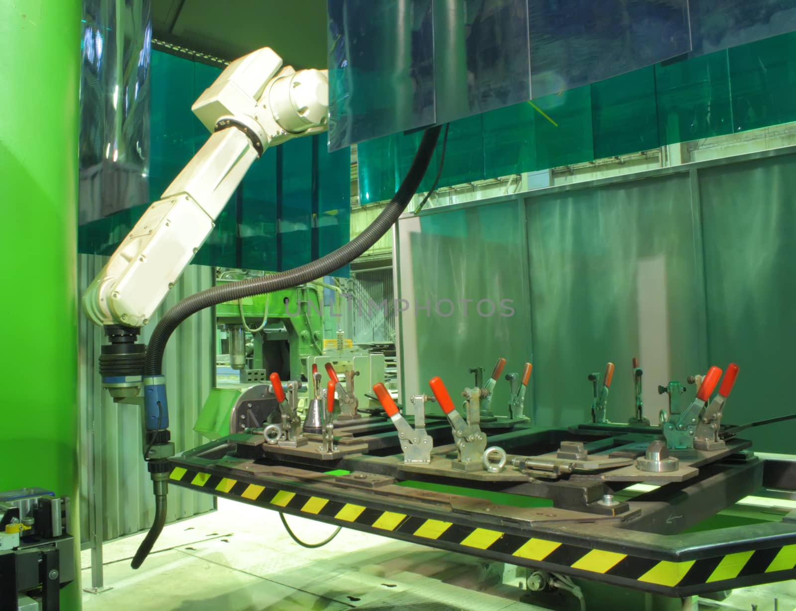 Working welding robot by Garsya