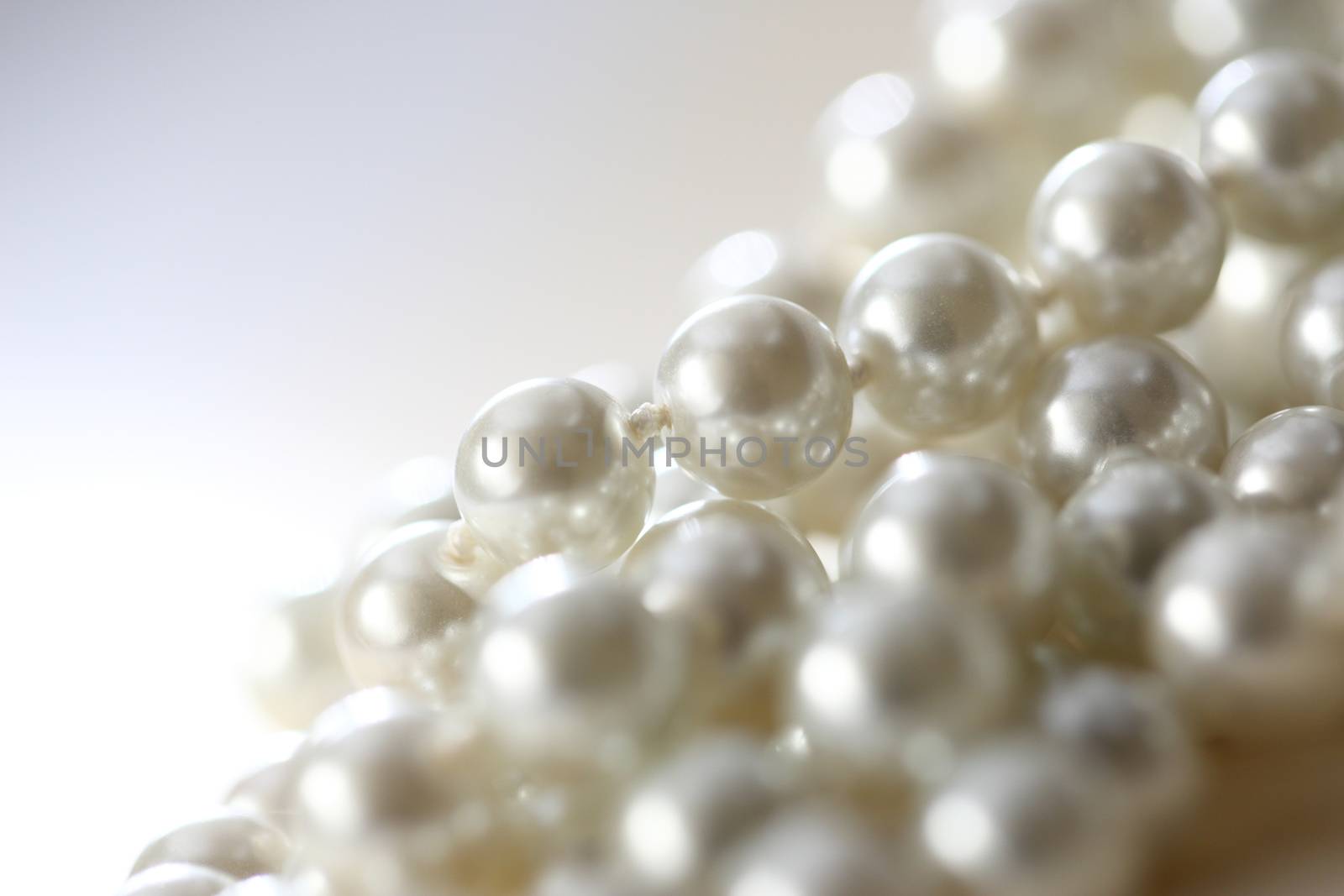 String of white pearls 