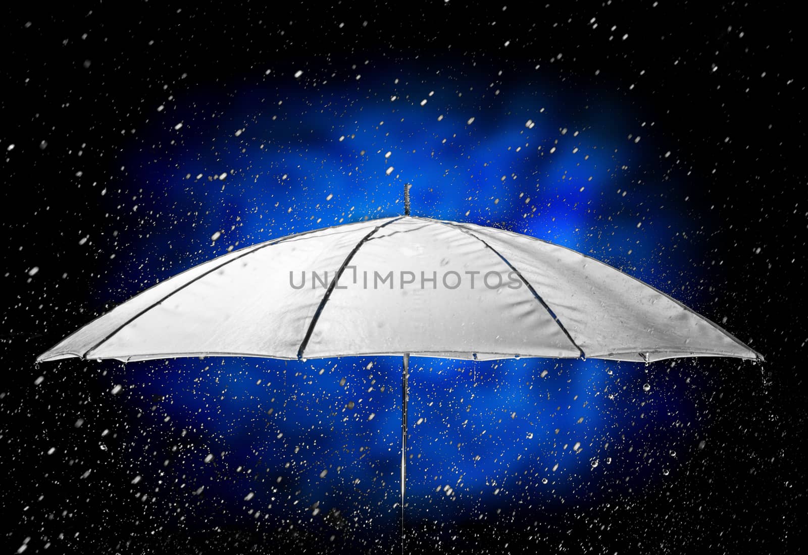 Umbrella under raindrops by Garsya