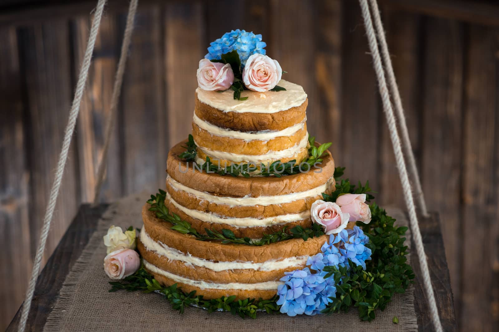 brown and creamy white 3 tier wedding cake