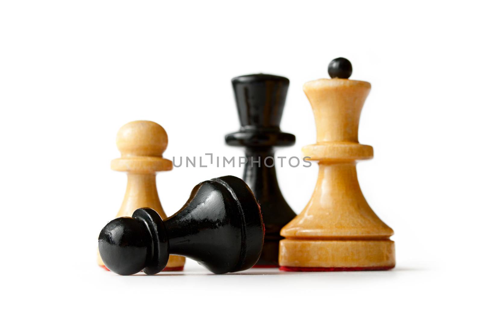 White and black chess figures