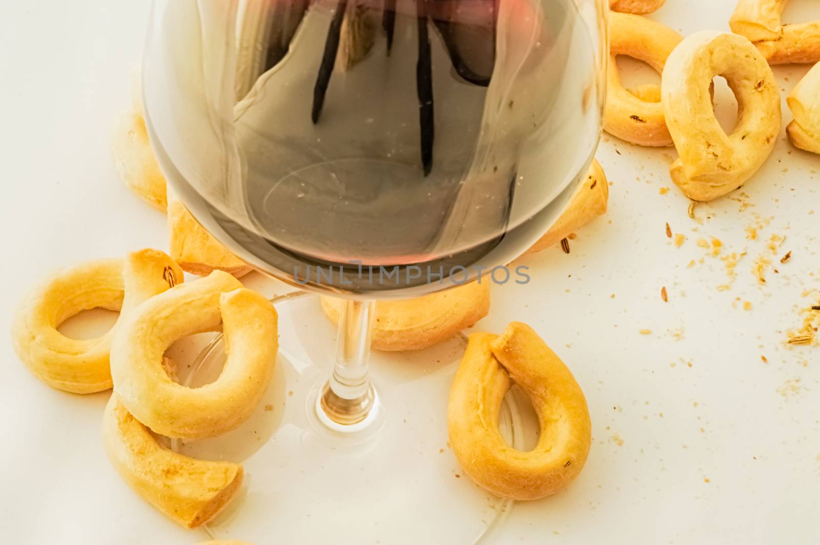 macro details of bagel in white background