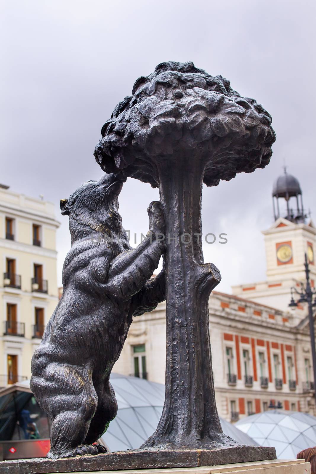 Bear and Mulberry Tree El Oso y El Madrono Statue Madrid Symbol by bill_perry