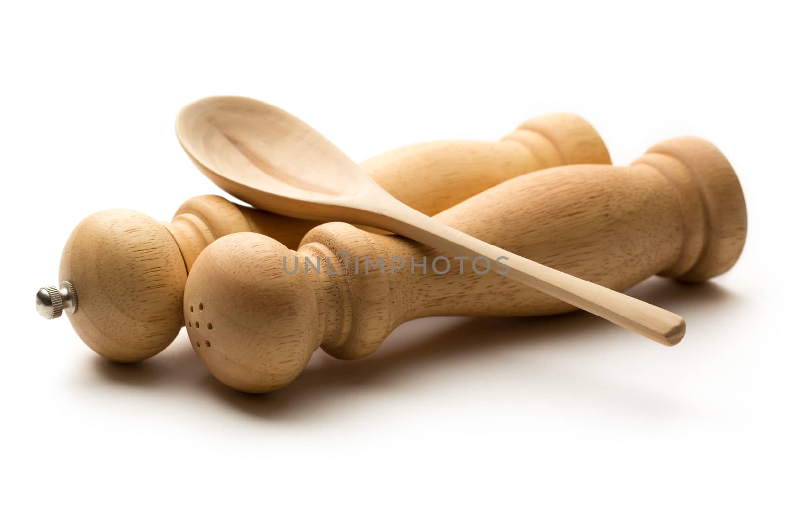 Wooden salt and pepper set with spoon