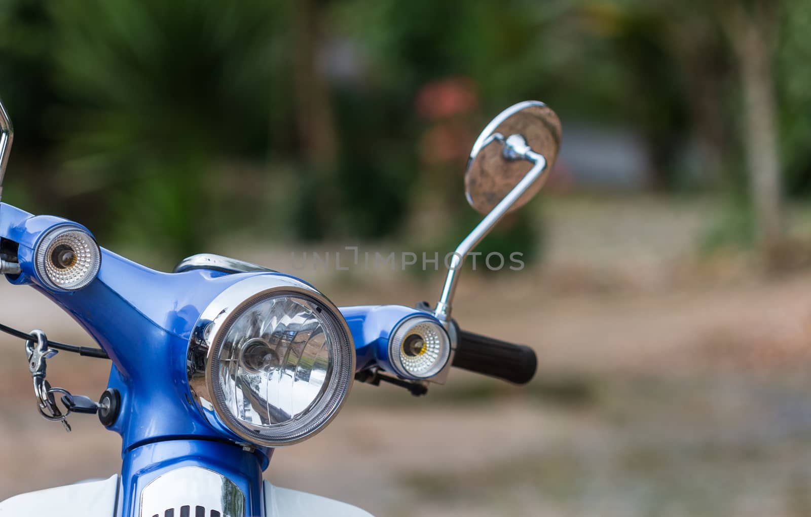 close up classic motorcycle by blackzheep