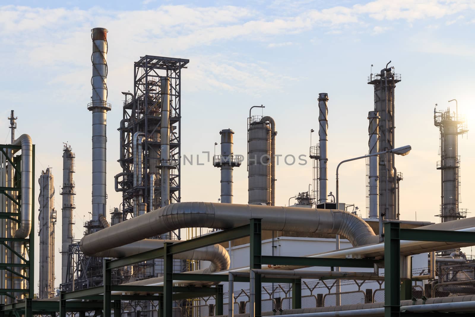 oil refinery manufacturing