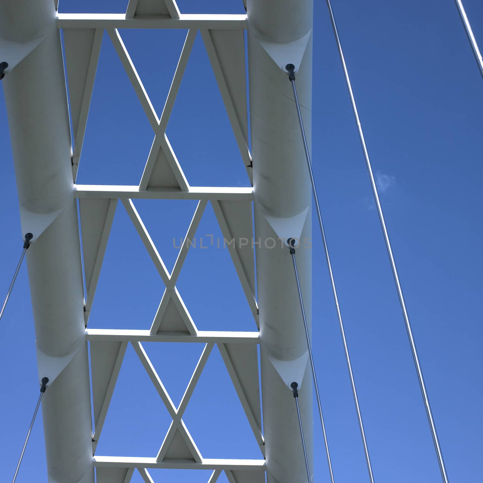 Modern white bridge by mmm
