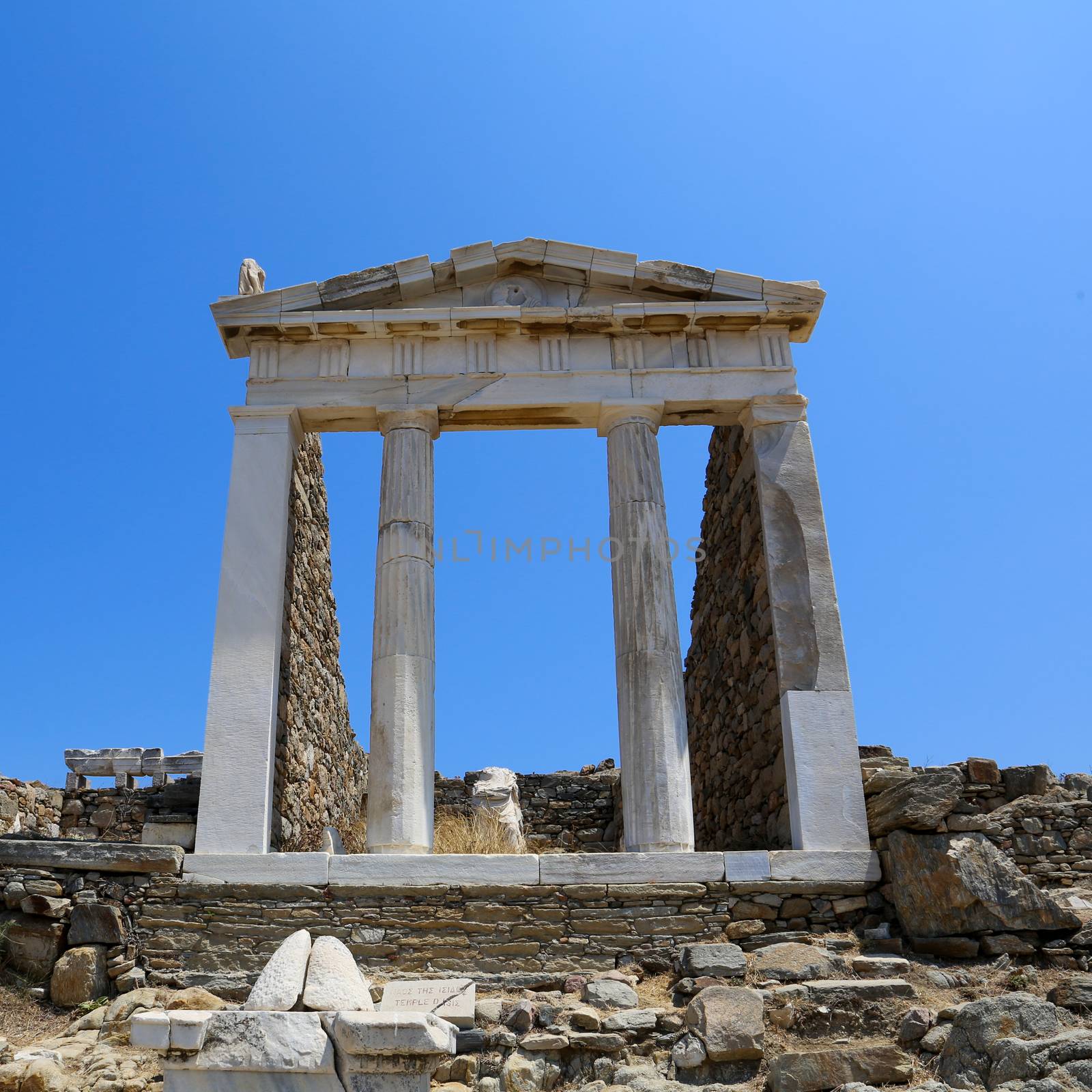 The island of Delos: an important archaeological site in Greece