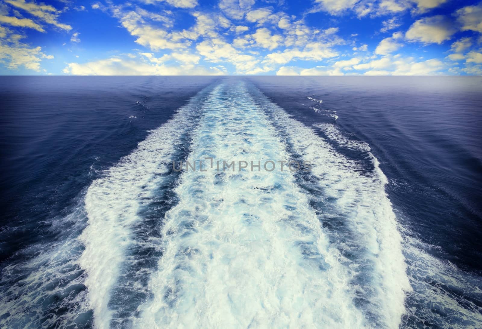 Picture of a view of a boat trace in the sea