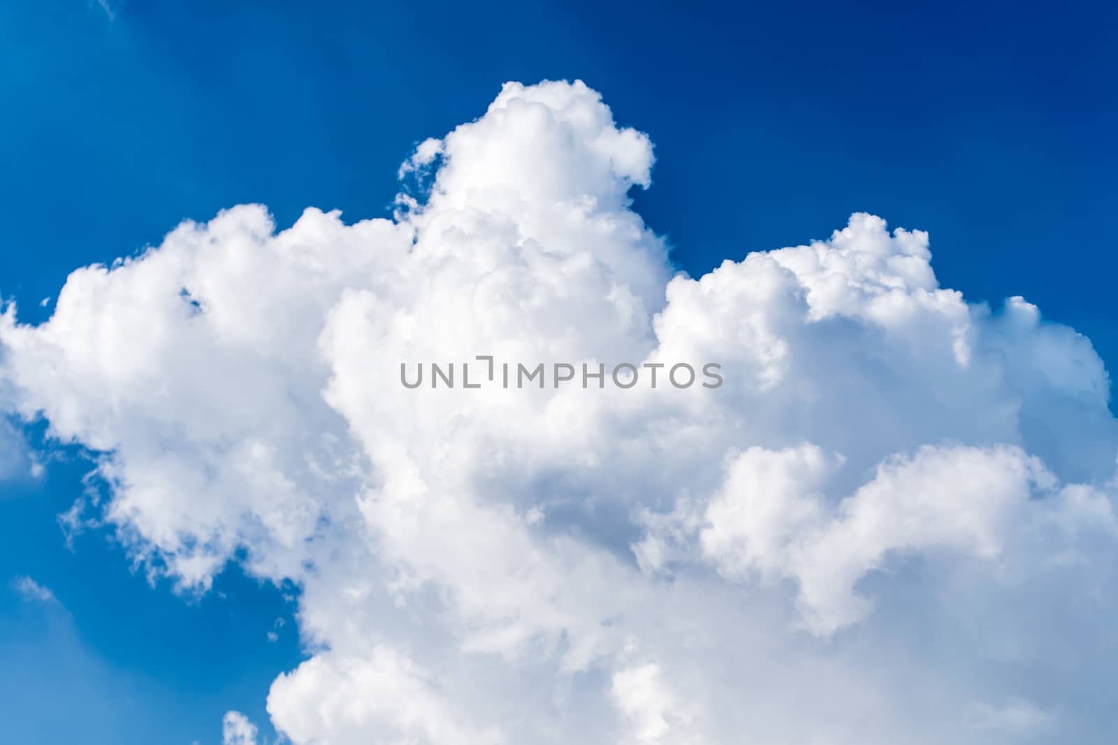 Strong cloud and skies the blue skybackground