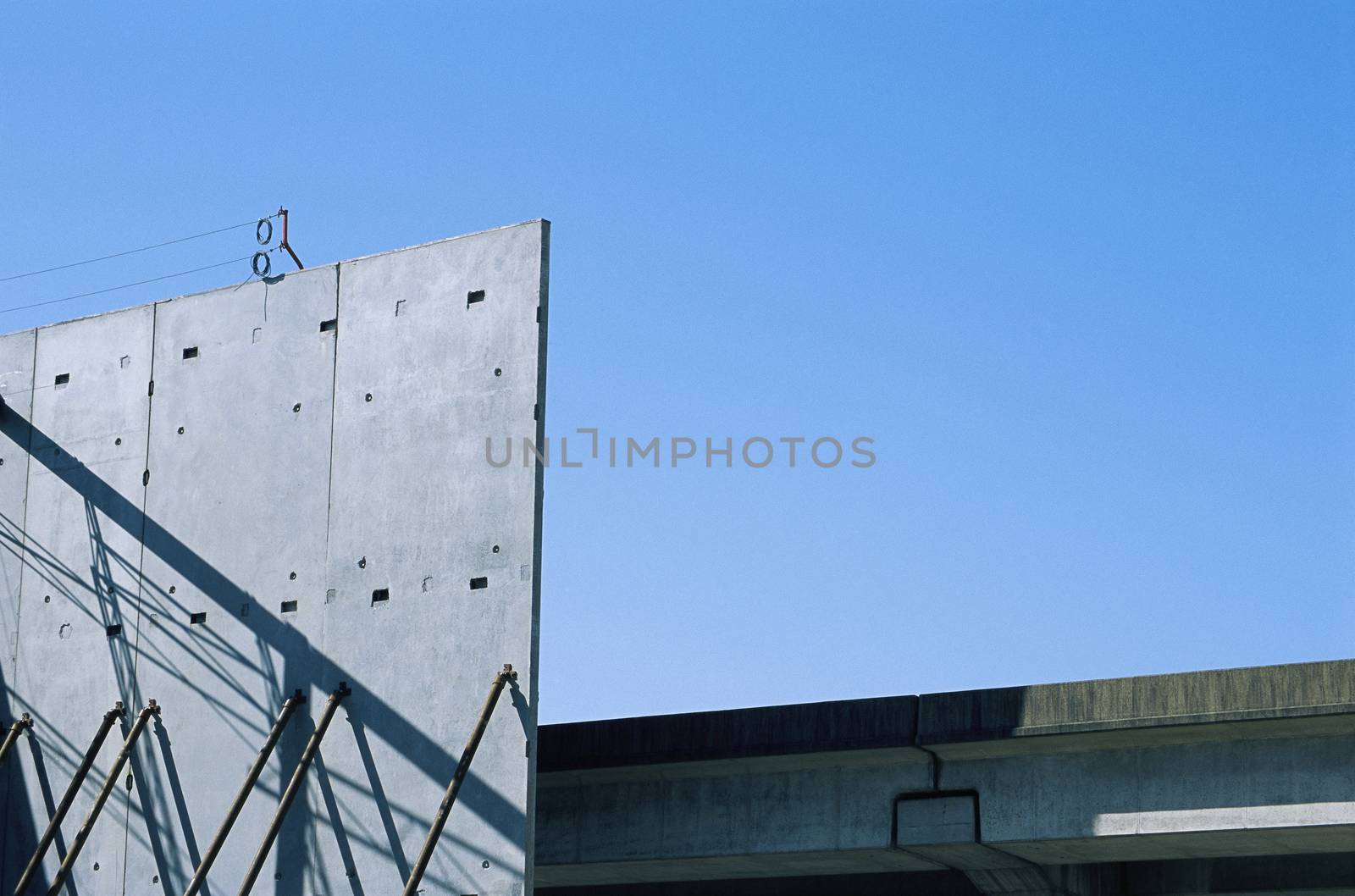 Concrete wall construction by mmm
