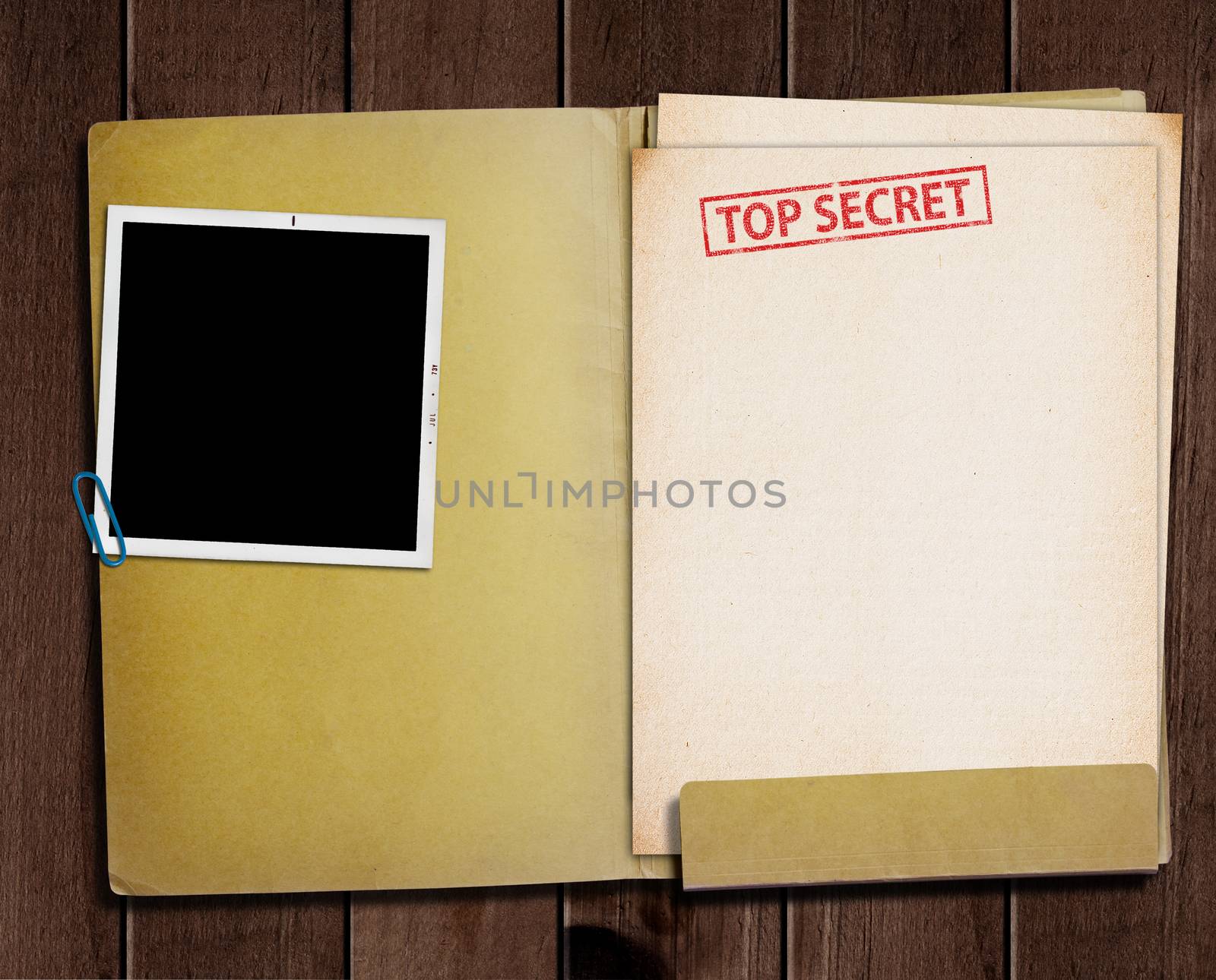 Top secret folder. by elnavegante