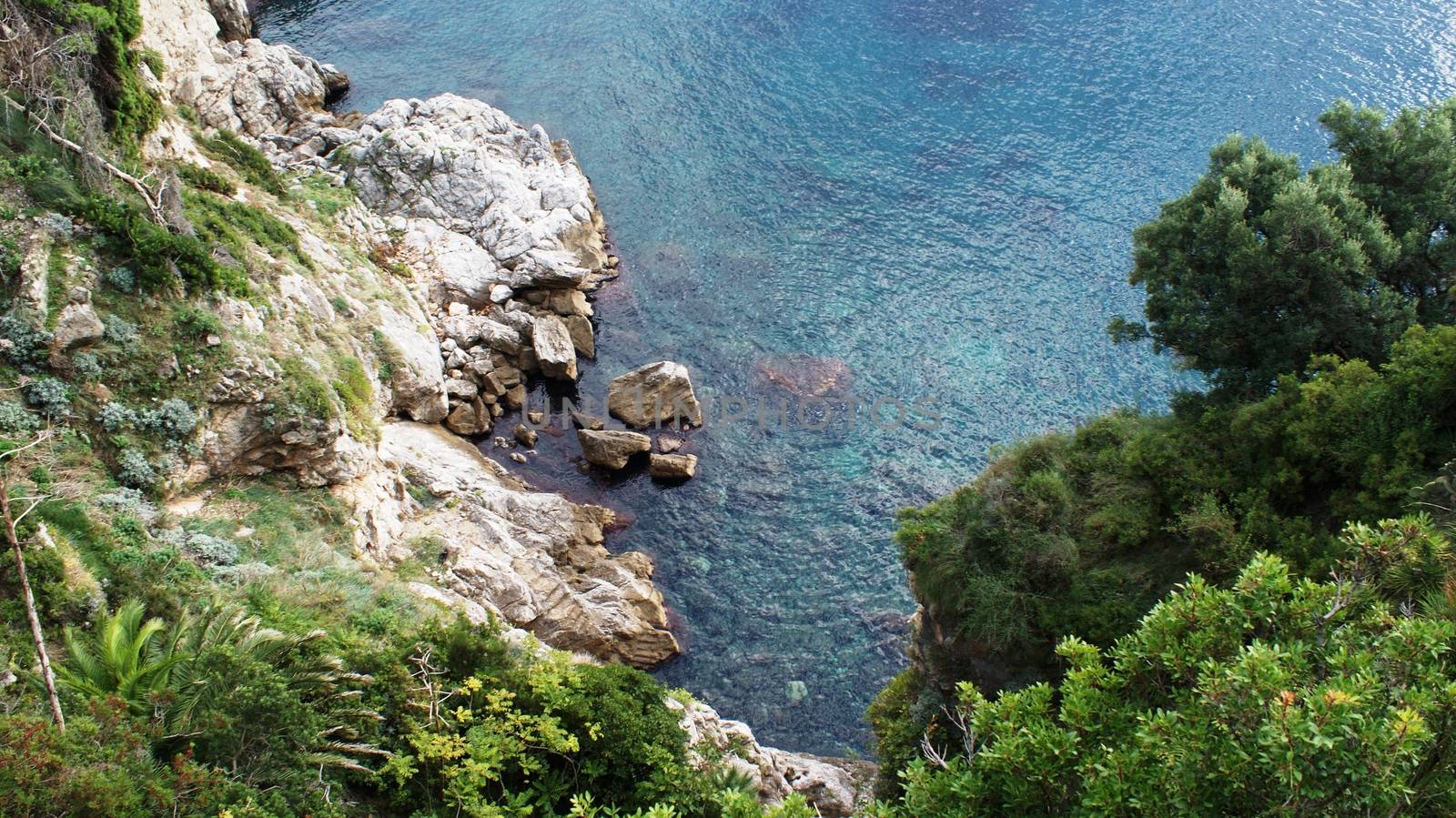 Clear blue lagoon between rocks in Dubrovnik