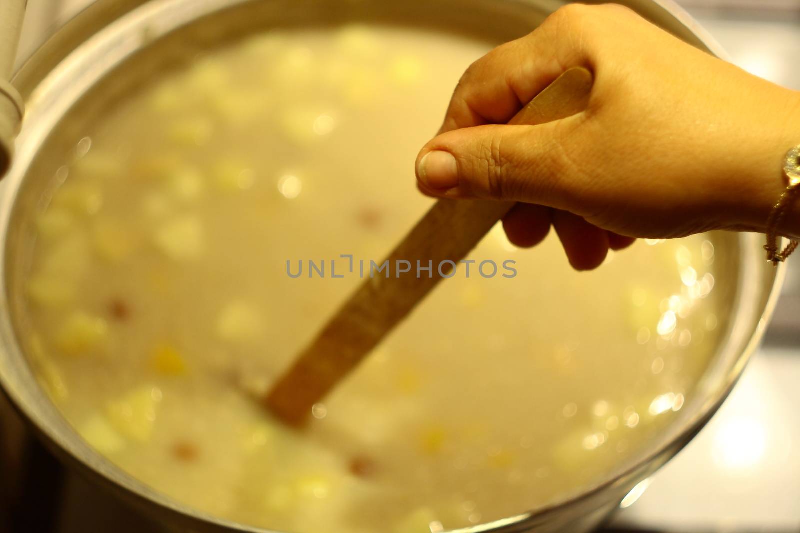 making traditional food asure  by mturhanlar