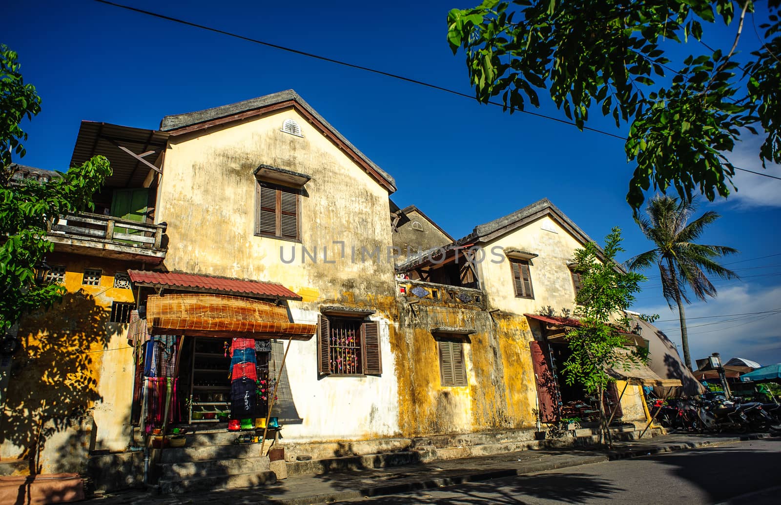 Ancient house - Hoi An town - Quang Nam province by Komngui