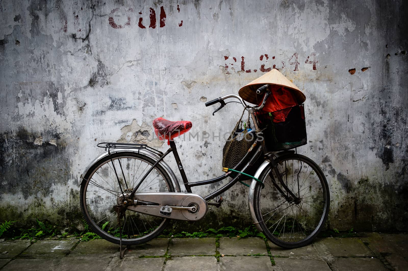 HANOI - APRIL 18: Bicycle is means of livelihood, the transportation from home to workplace April 18, 2014 Hanoi city, Vietnam