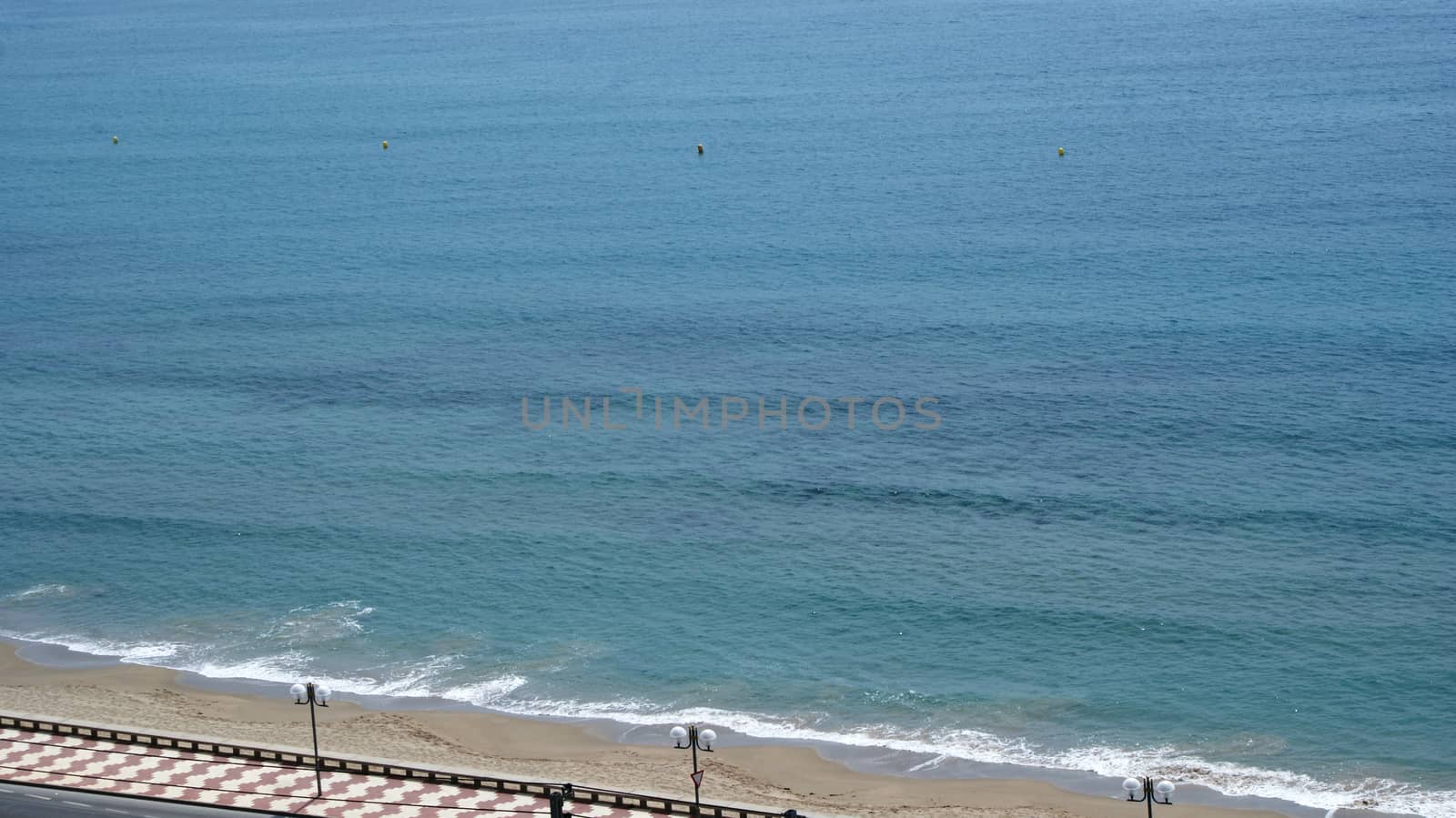 A little piece of beach in Tarragona by dormouse_a