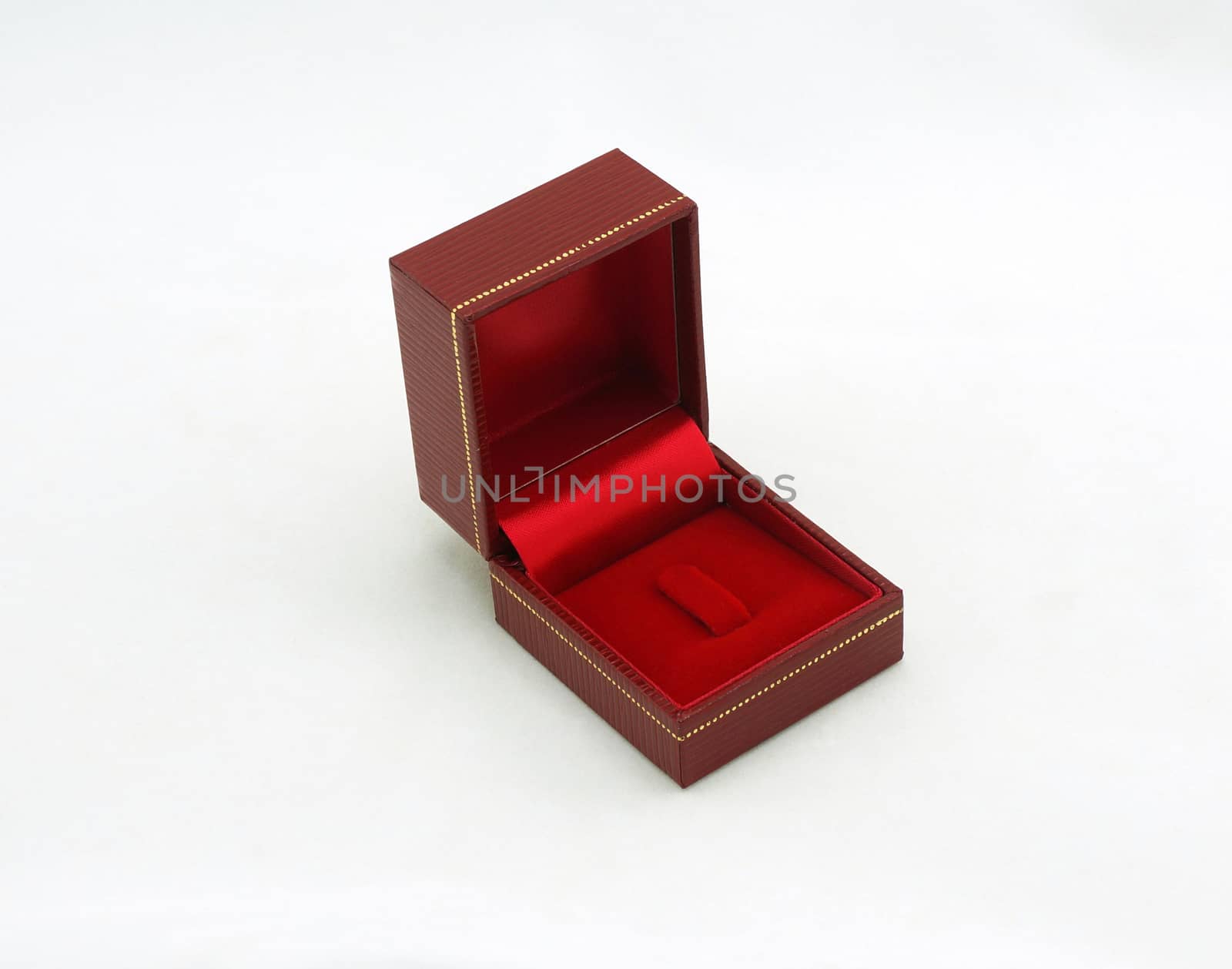 Red container for the ring by ninun